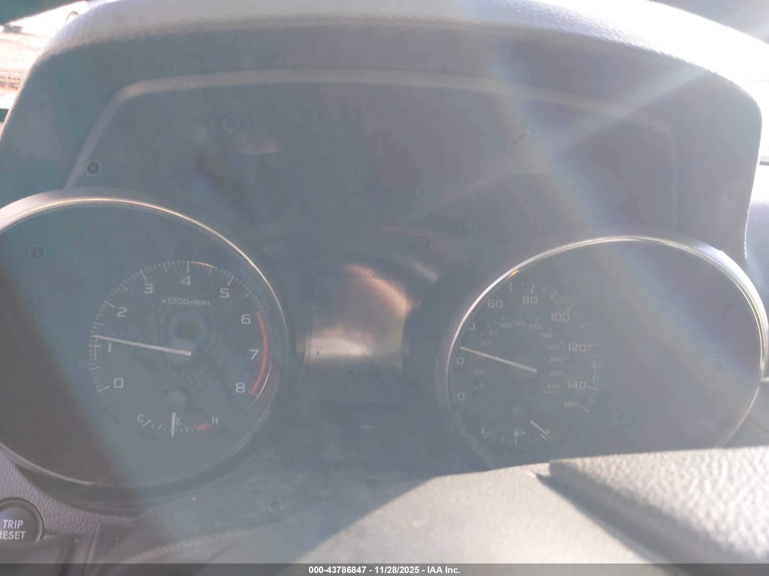 SUBARU OUTBACK image 7