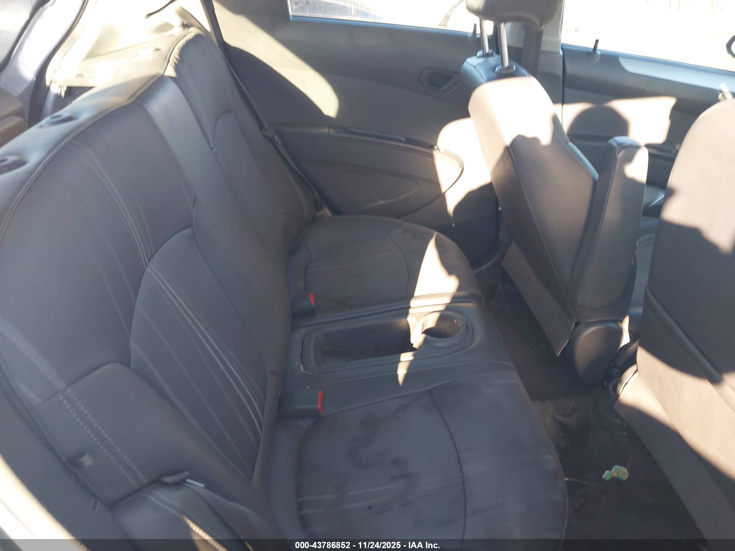 CHEVROLET SPARK image 8