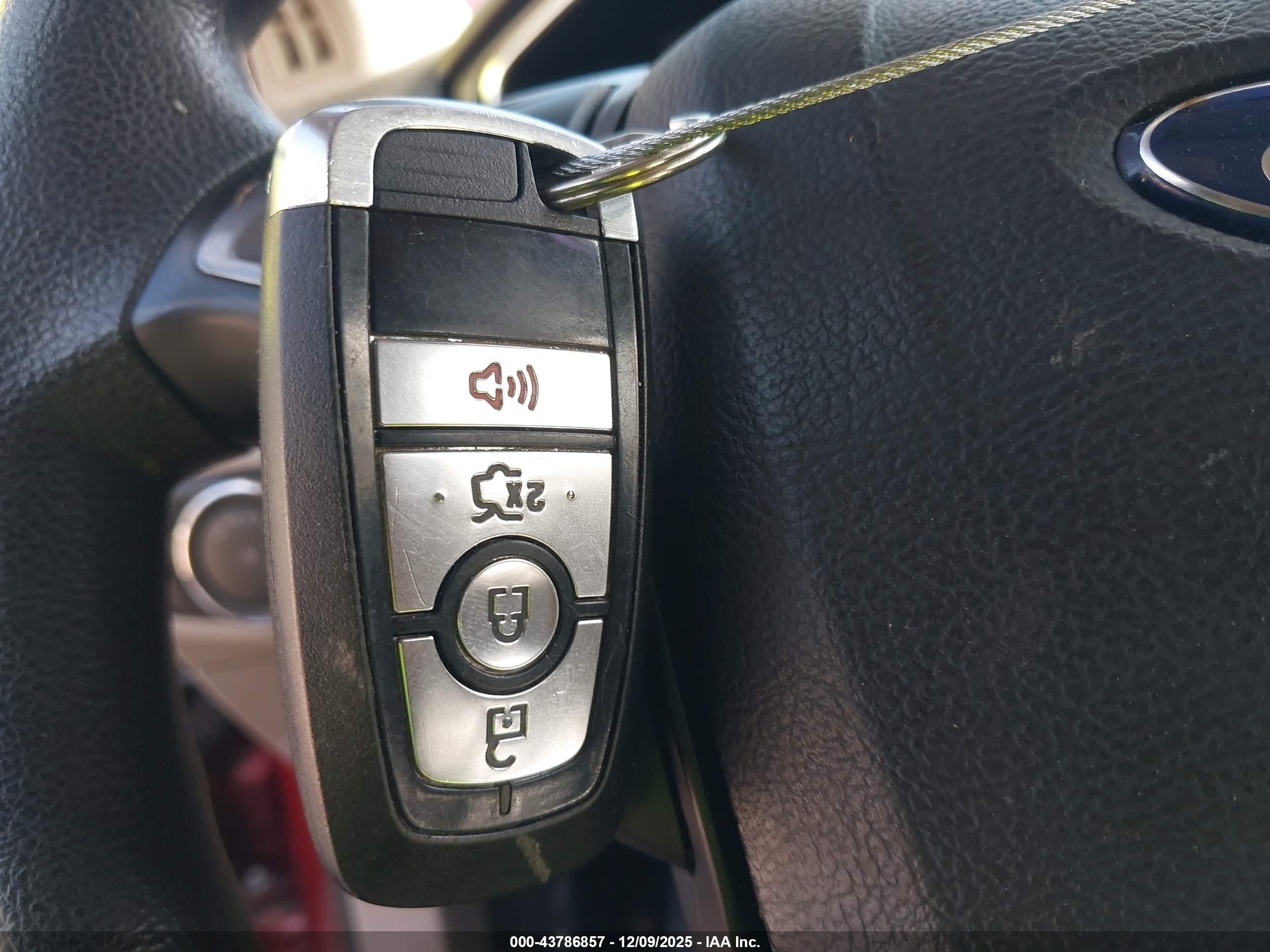 FORD FUSION image 11