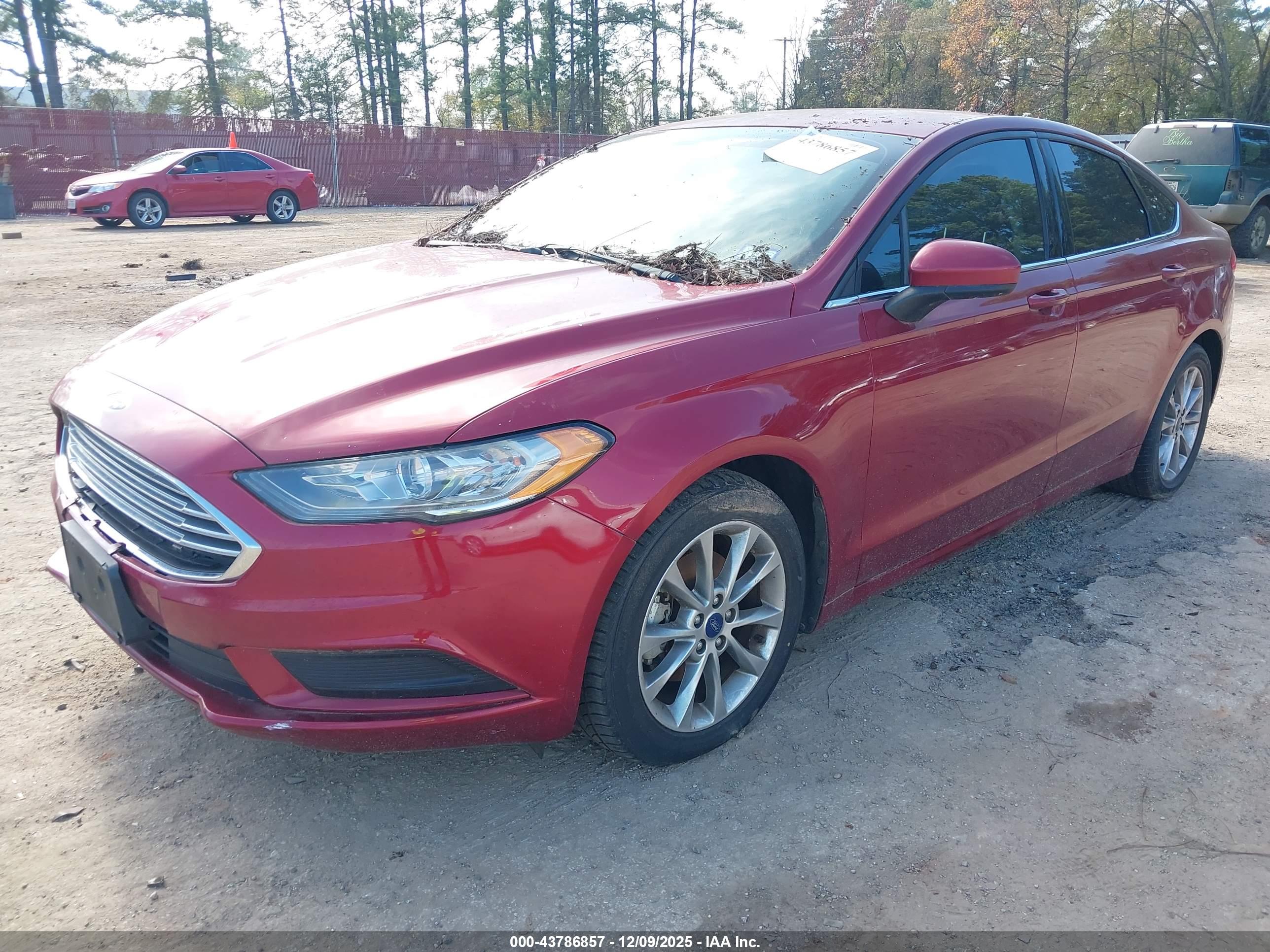 FORD FUSION image 2