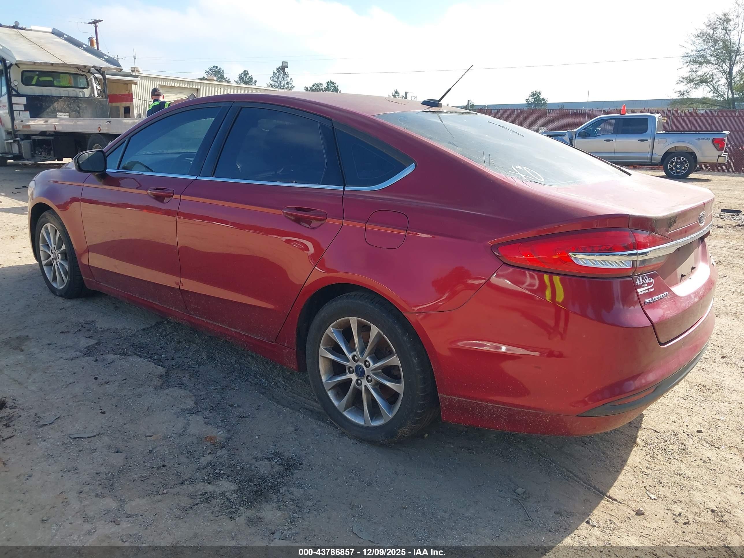 FORD FUSION image 3