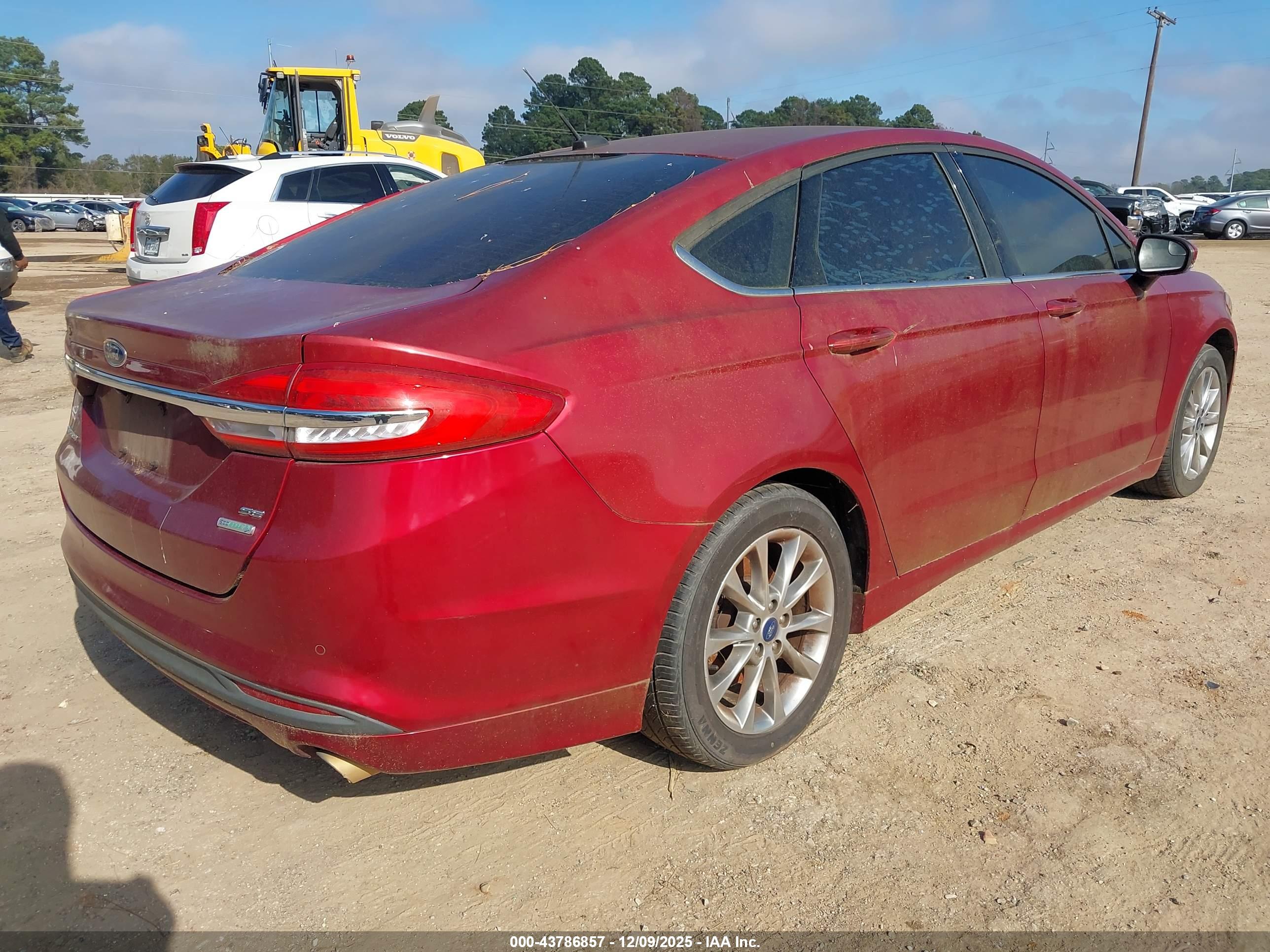 FORD FUSION image 4