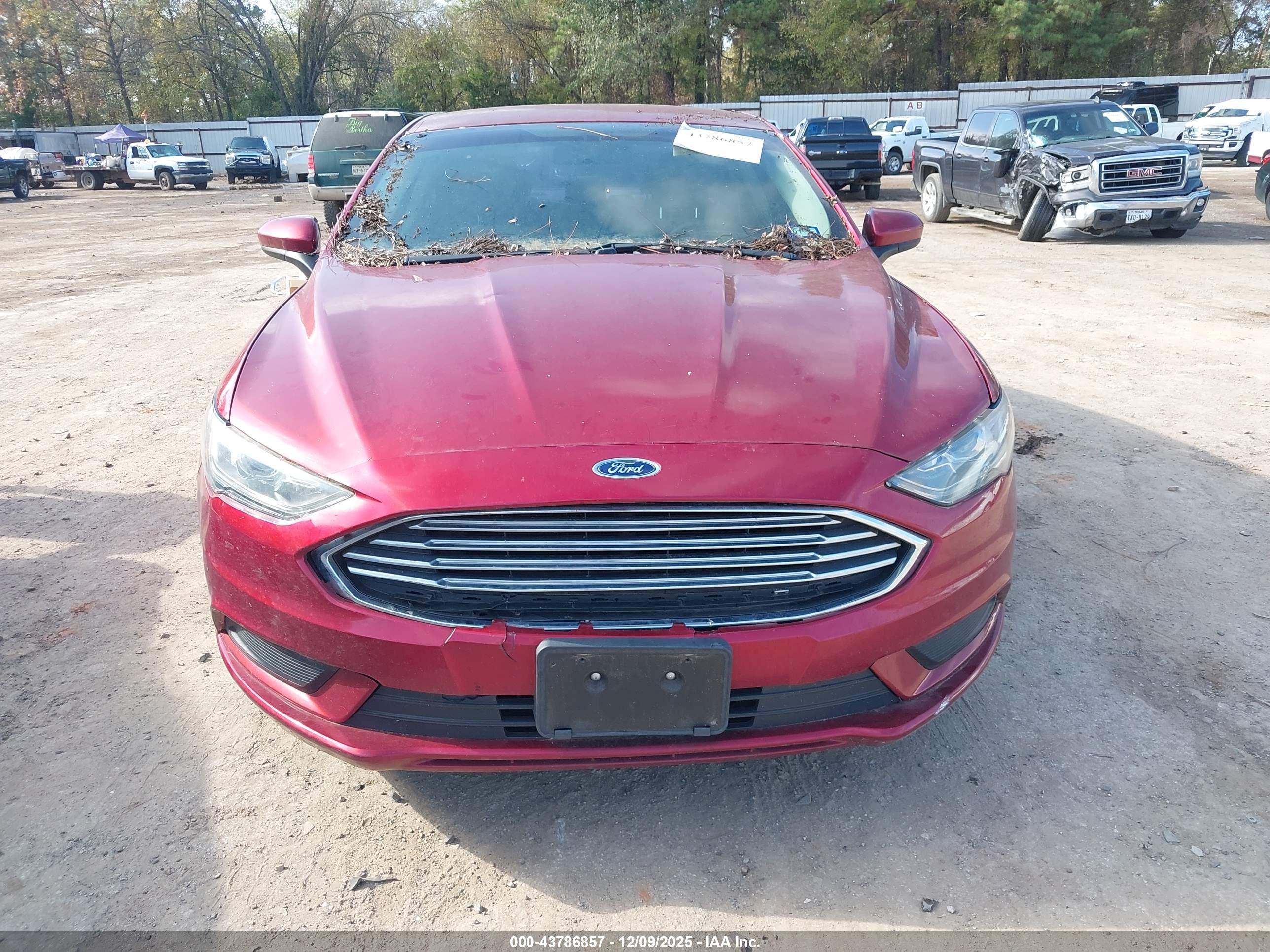 FORD FUSION image 6