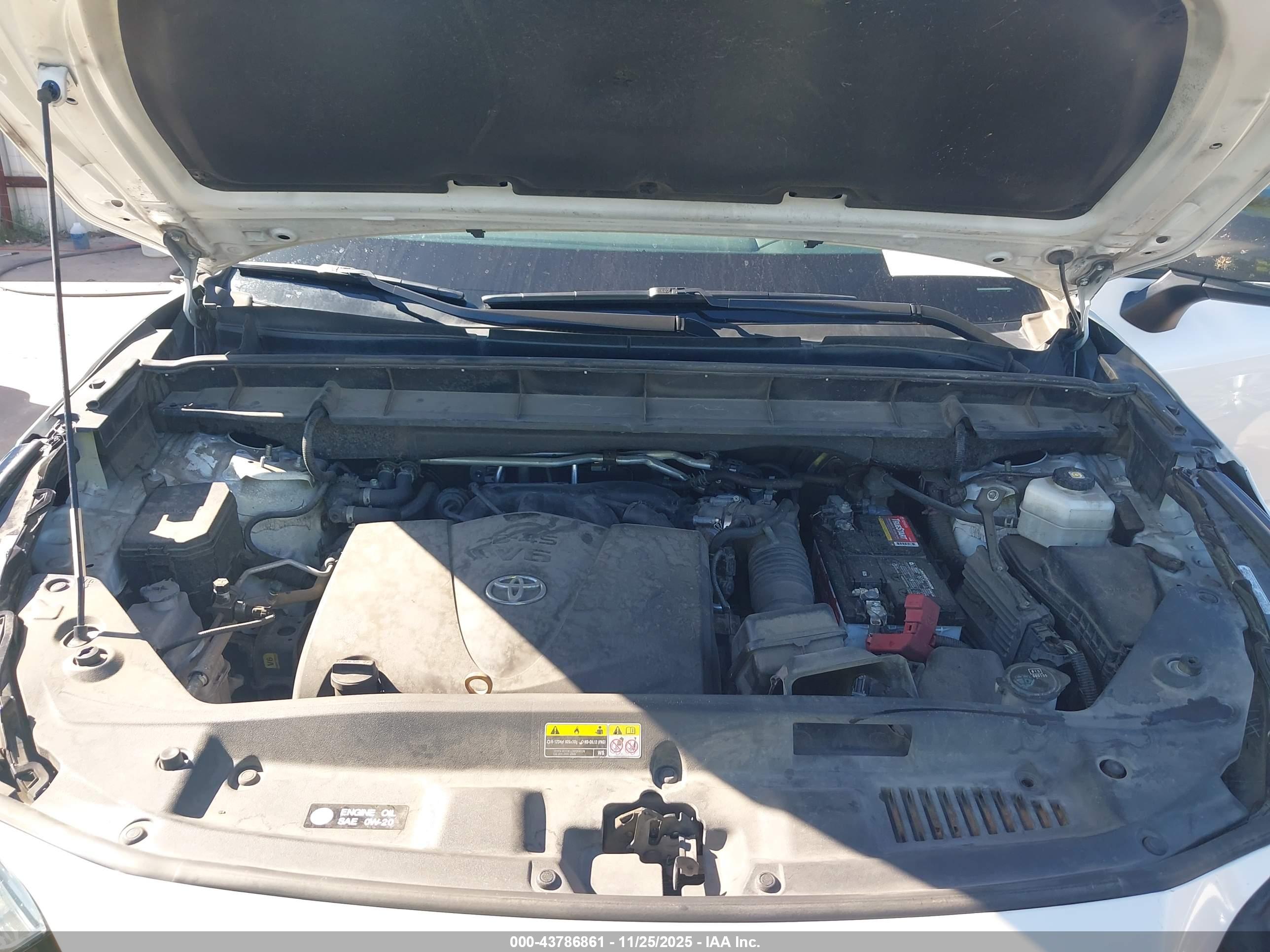 TOYOTA HIGHLANDER image 10