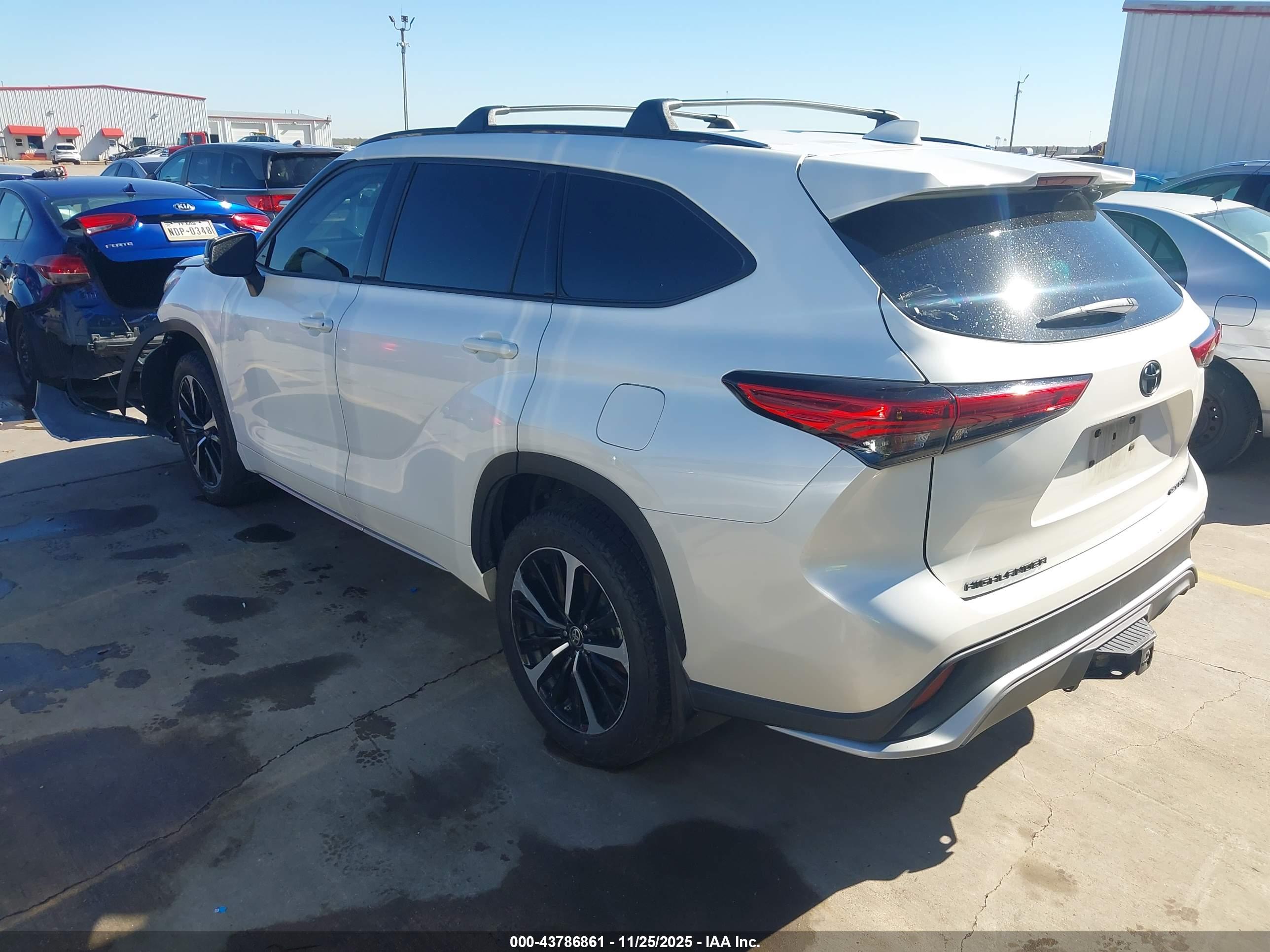 TOYOTA HIGHLANDER image 3