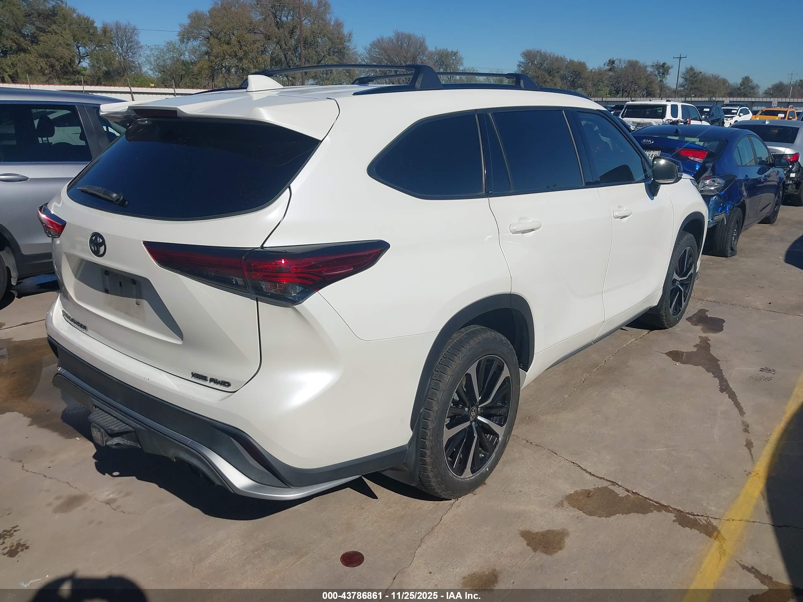 TOYOTA HIGHLANDER image 4