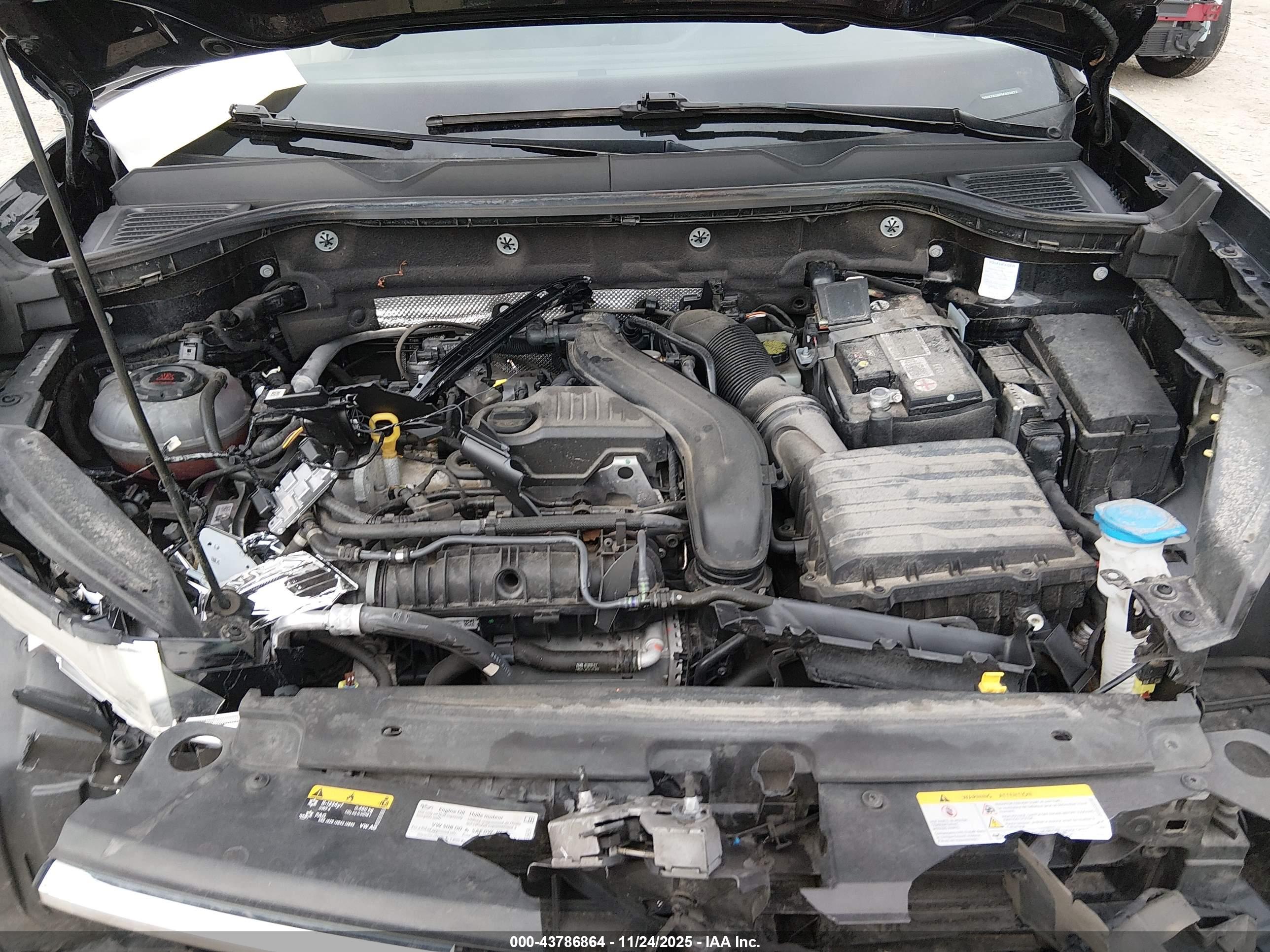 VOLKSWAGEN TAOS image 10
