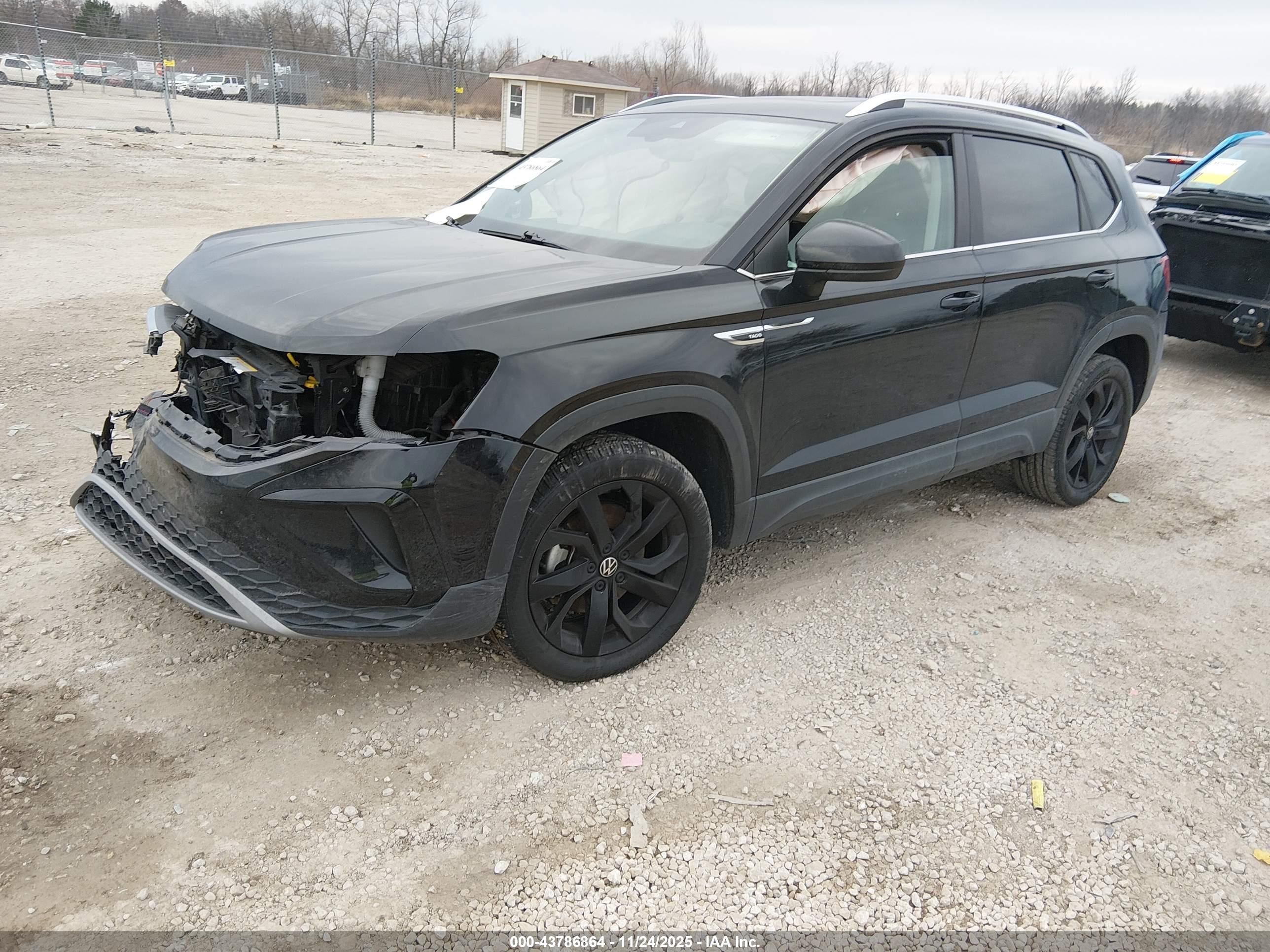 VOLKSWAGEN TAOS image 2