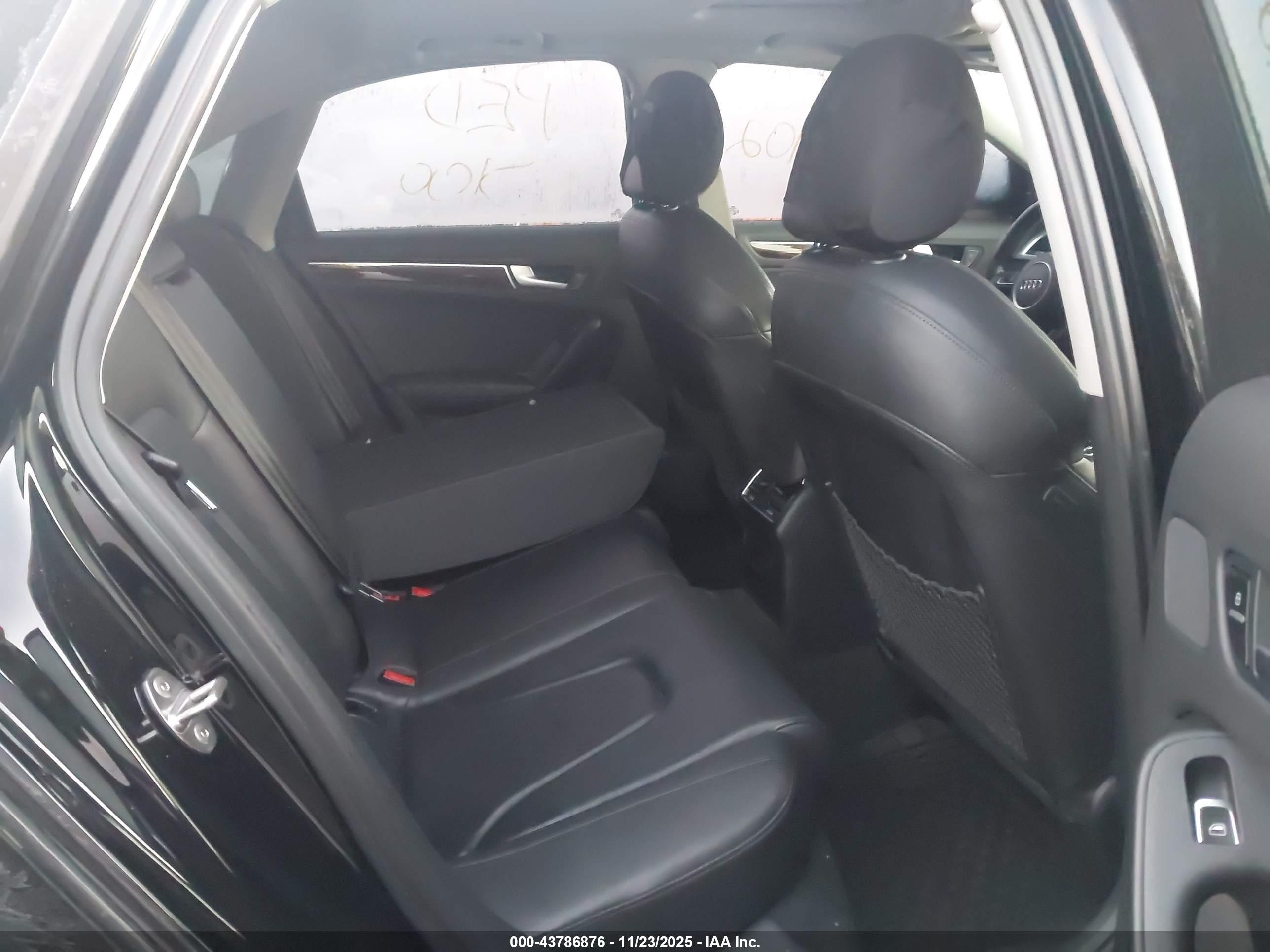 AUDI A4 image 8