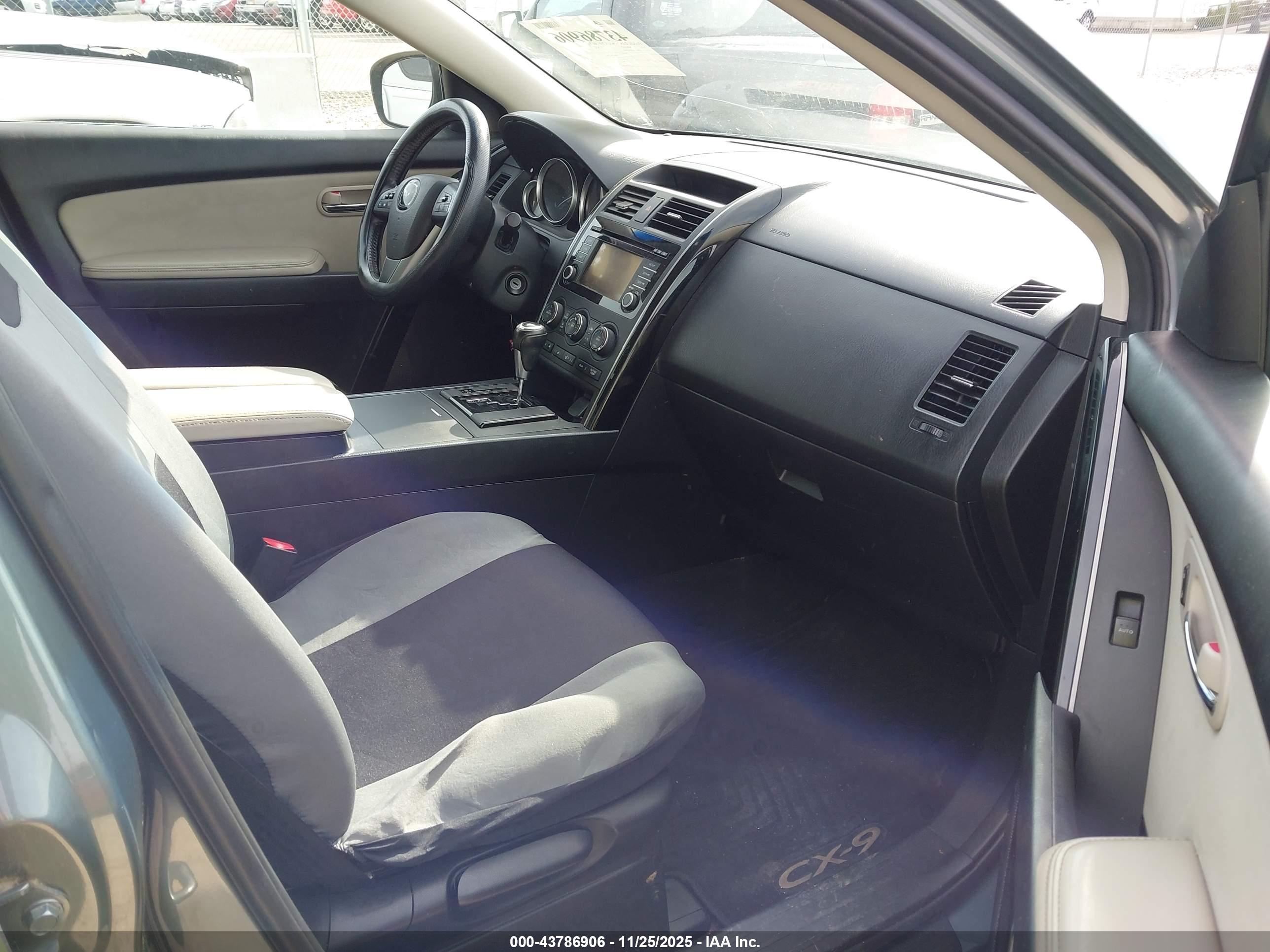 MAZDA CX-9 image 5