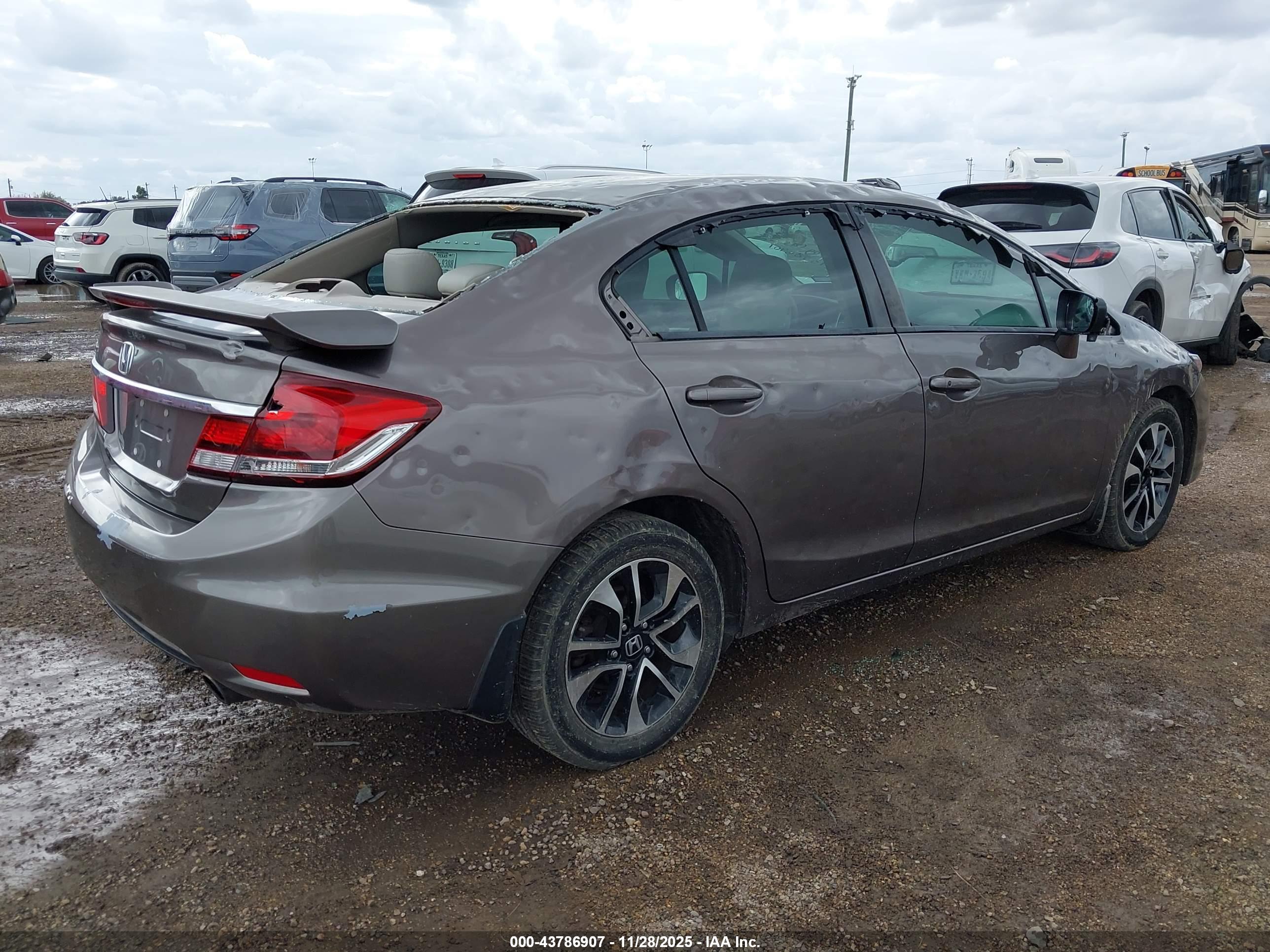 HONDA CIVIC image 4