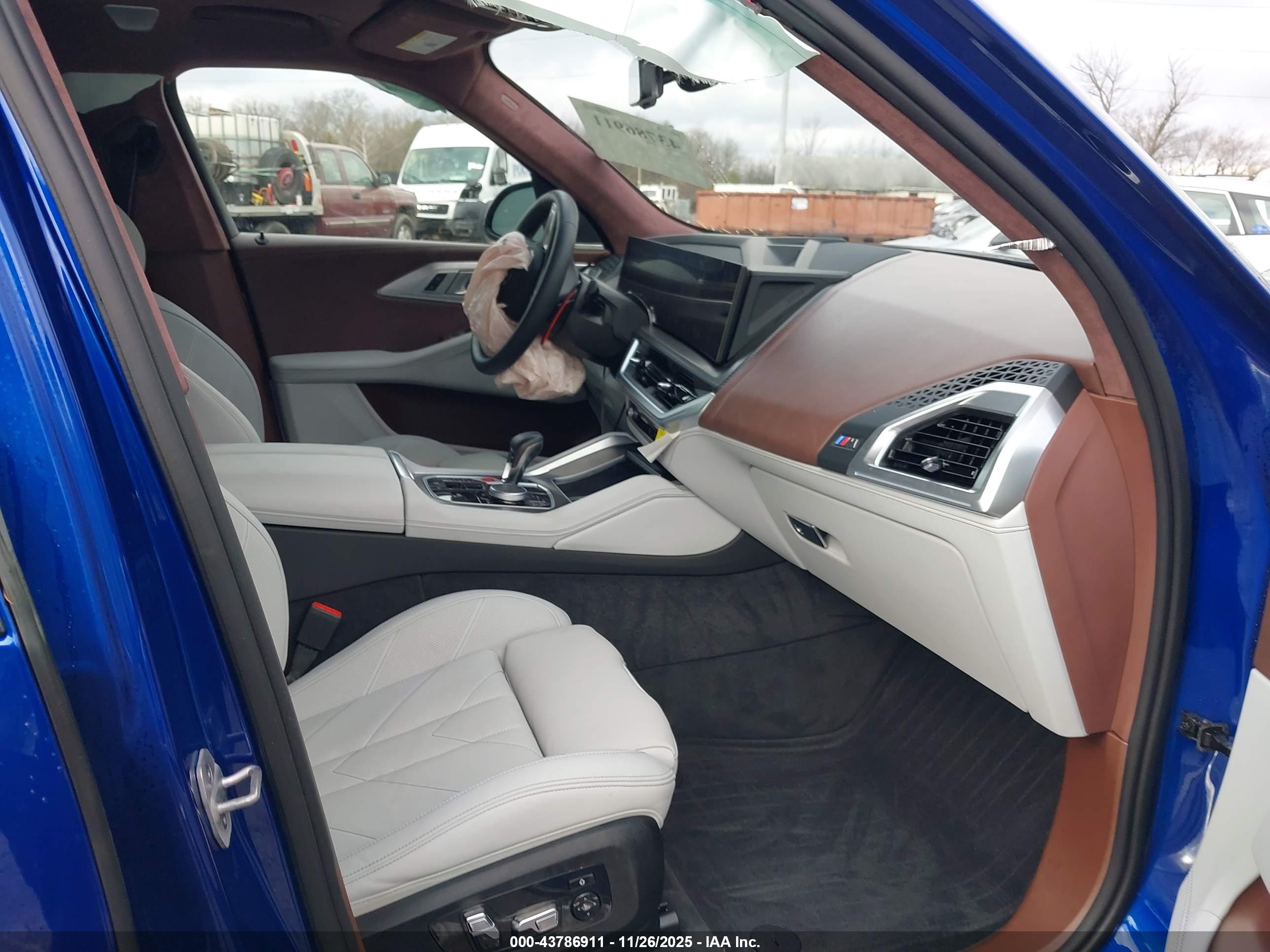 BMW XM image 5