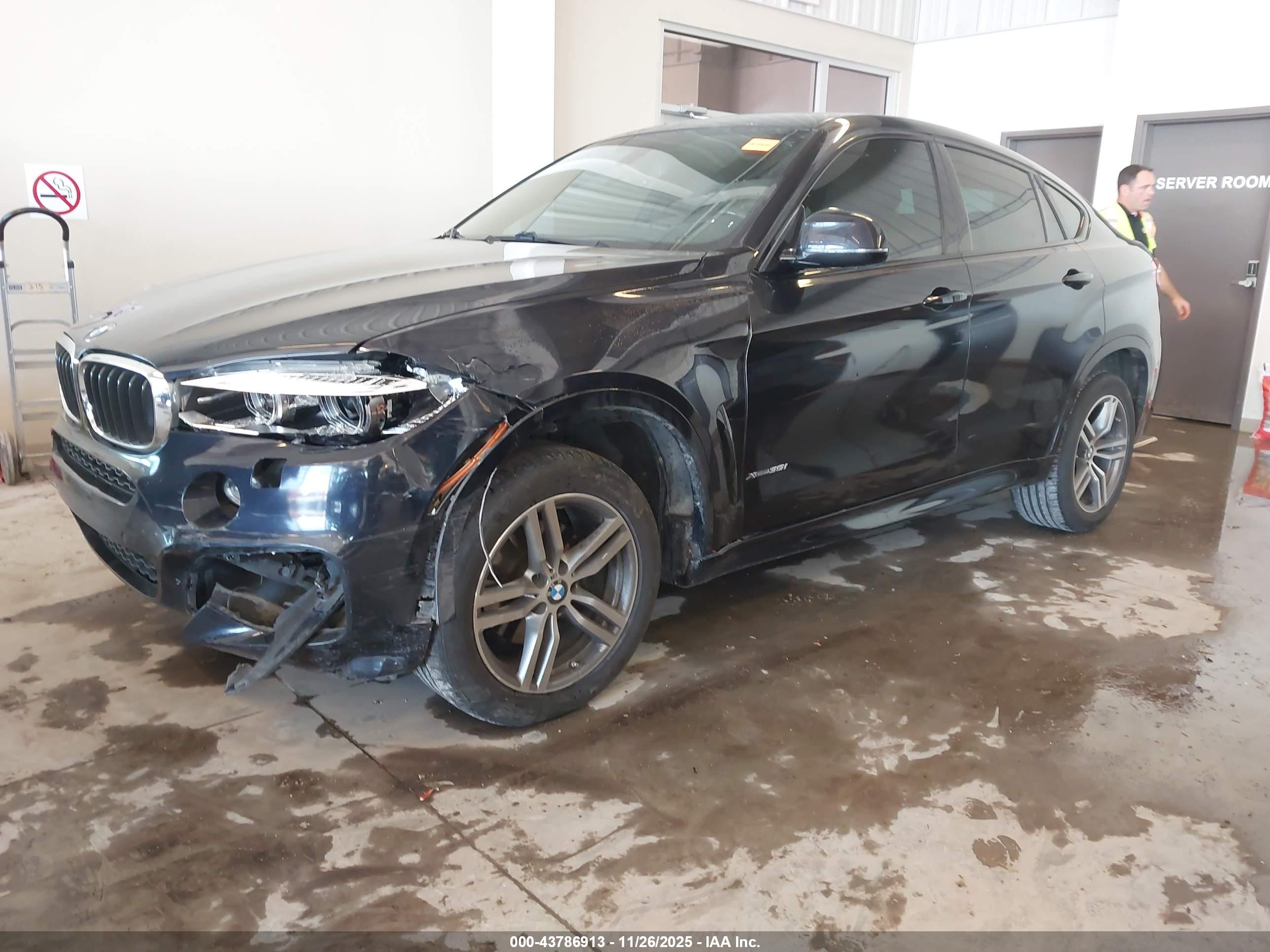 BMW X6 image 2