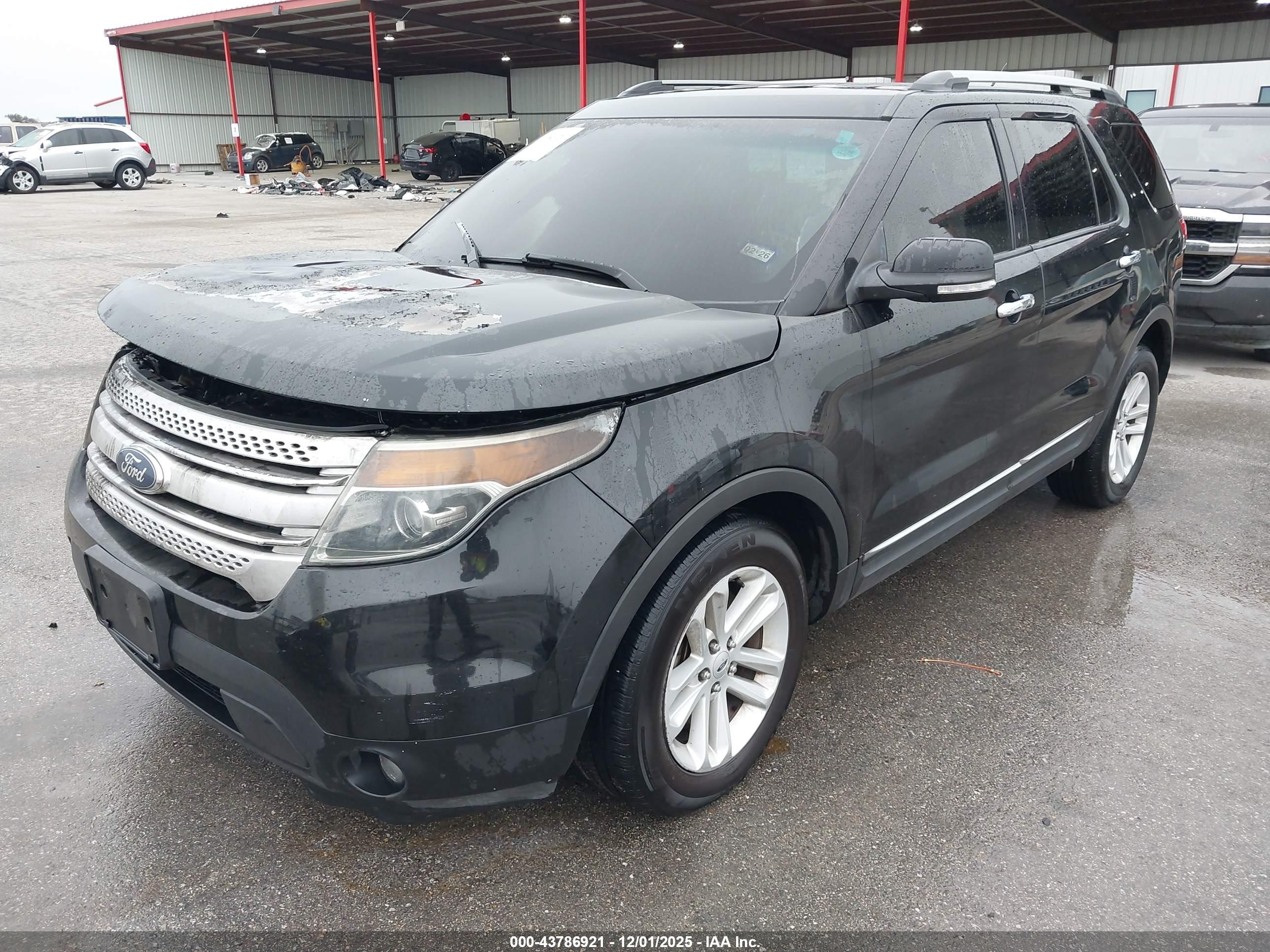 FORD EXPLORER image 2