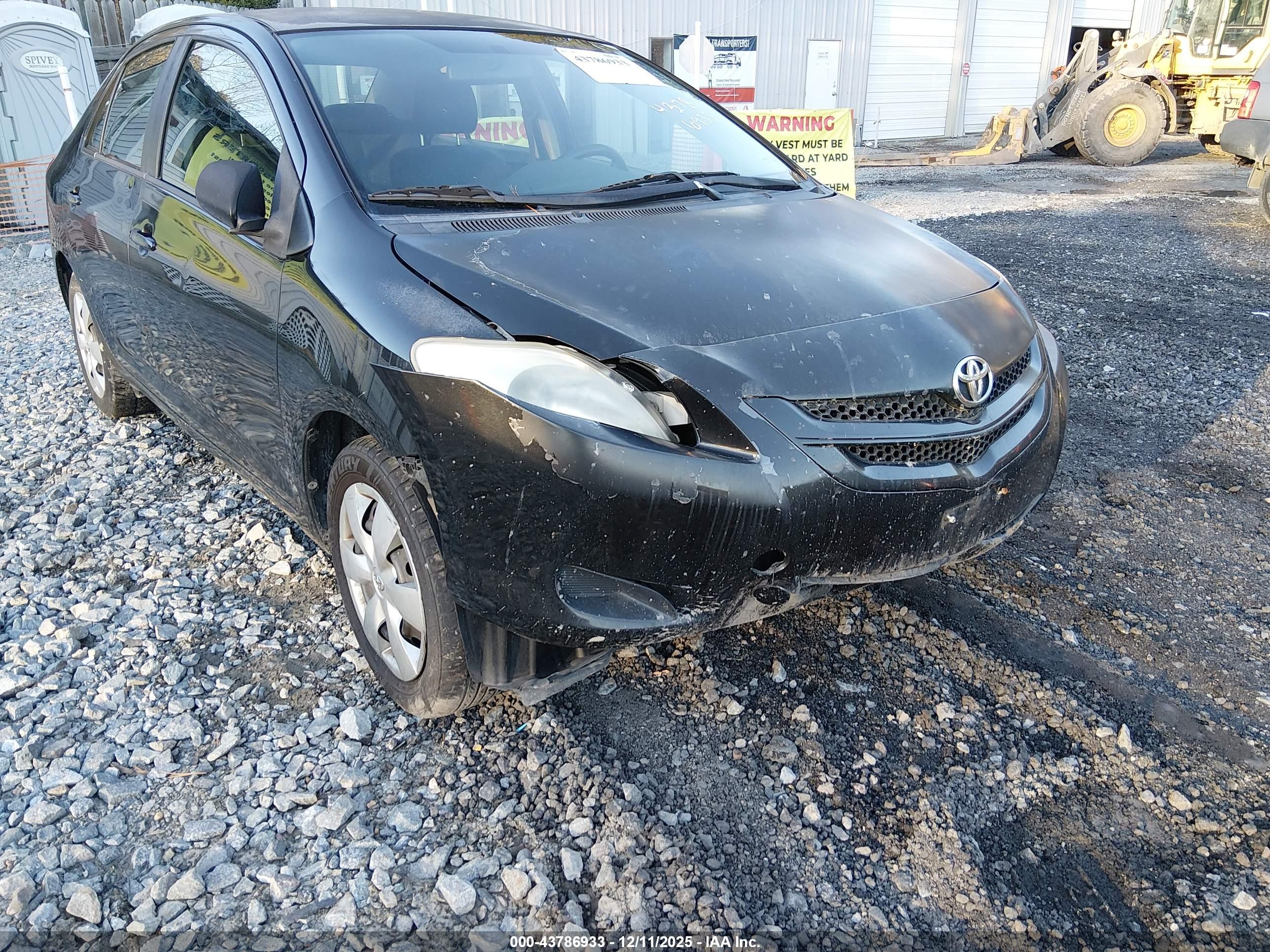 TOYOTA YARIS image 6