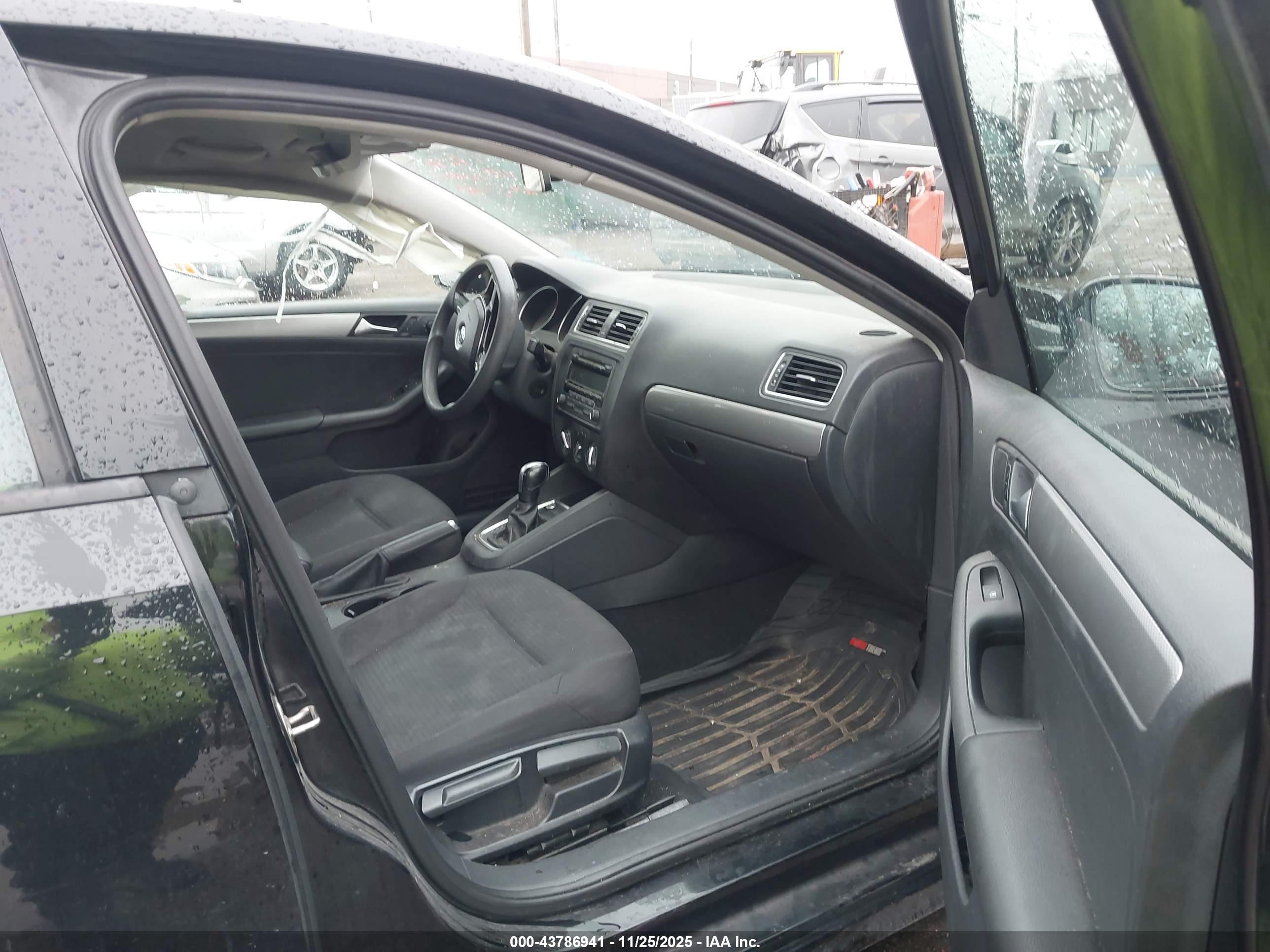 VOLKSWAGEN JETTA image 5