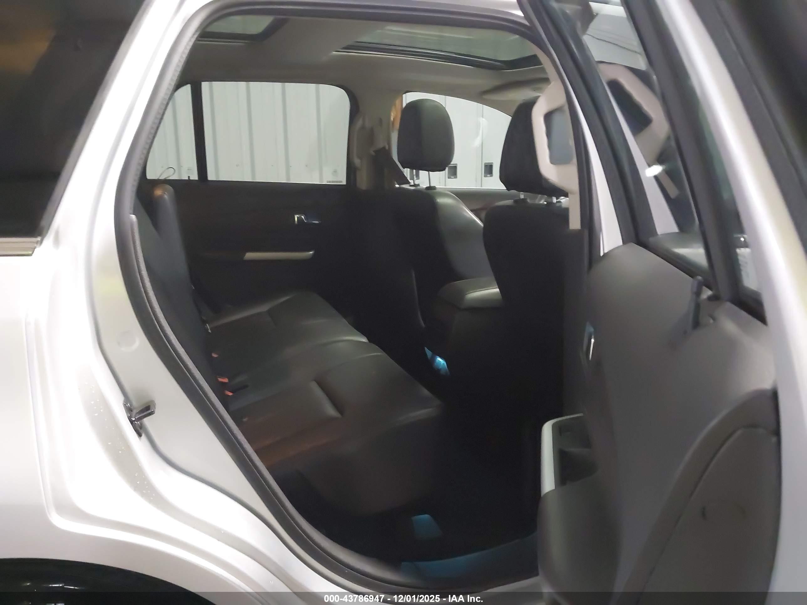 FORD EDGE image 8