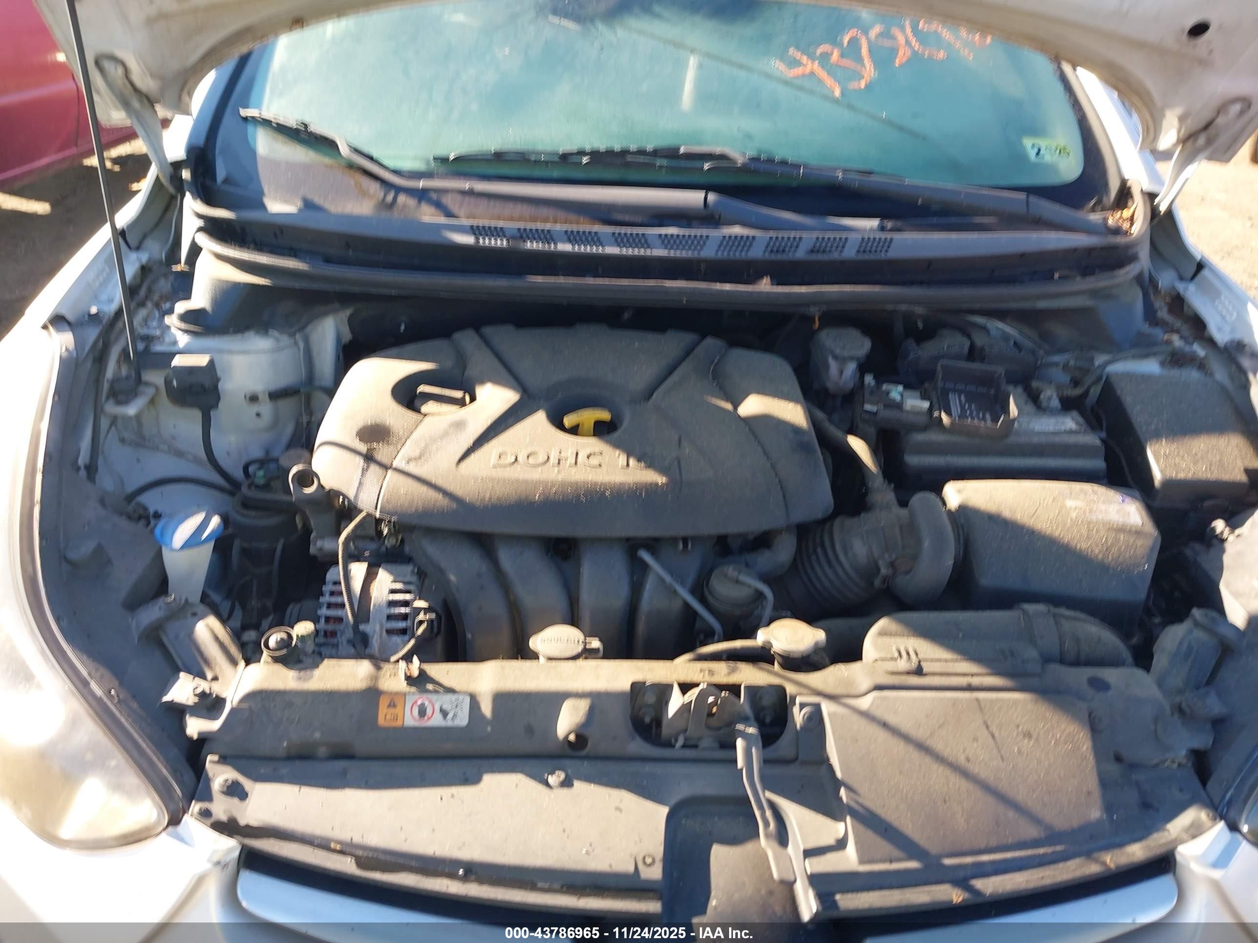 HYUNDAI ELANTRA image 10