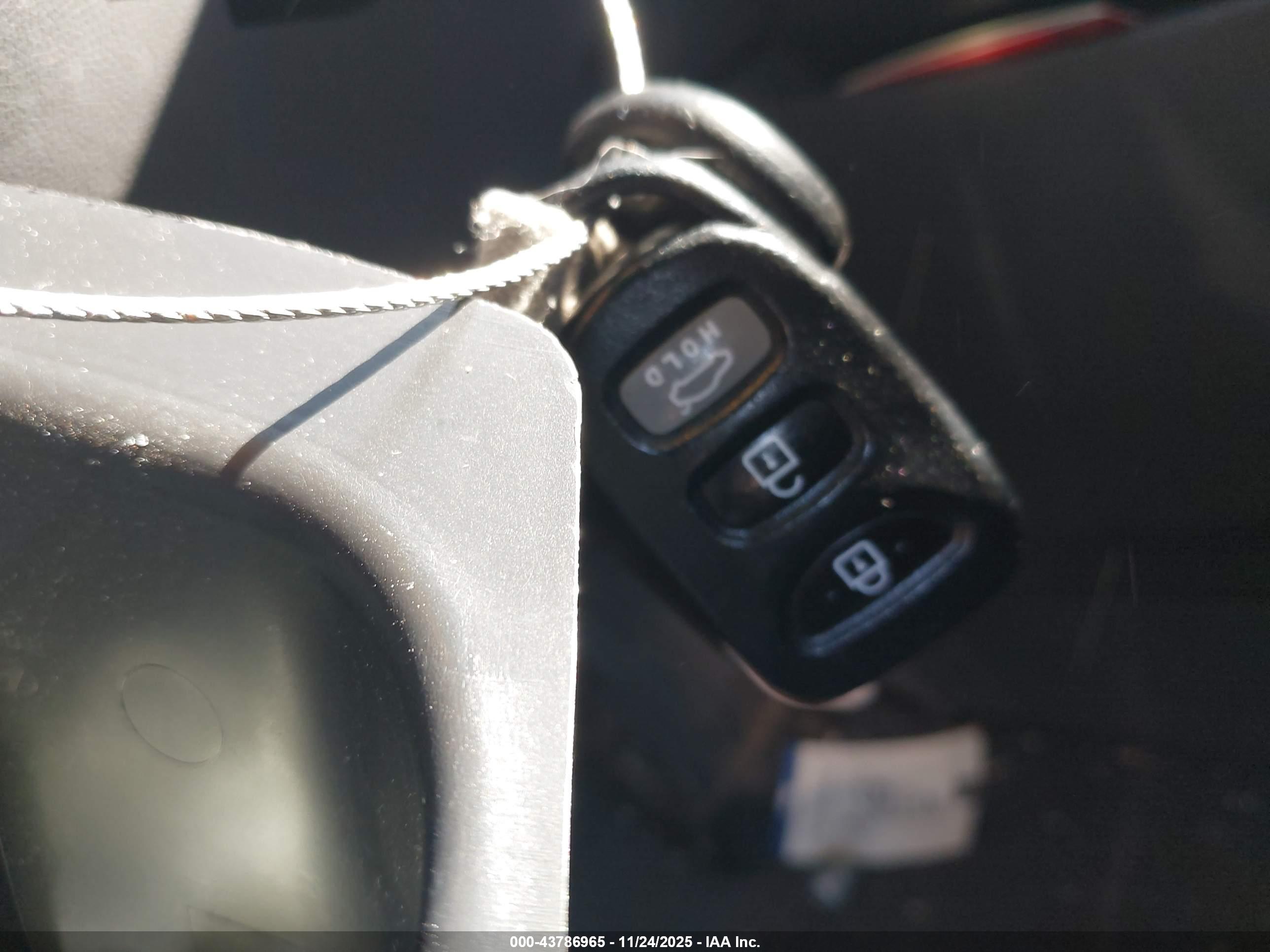 HYUNDAI ELANTRA image 11