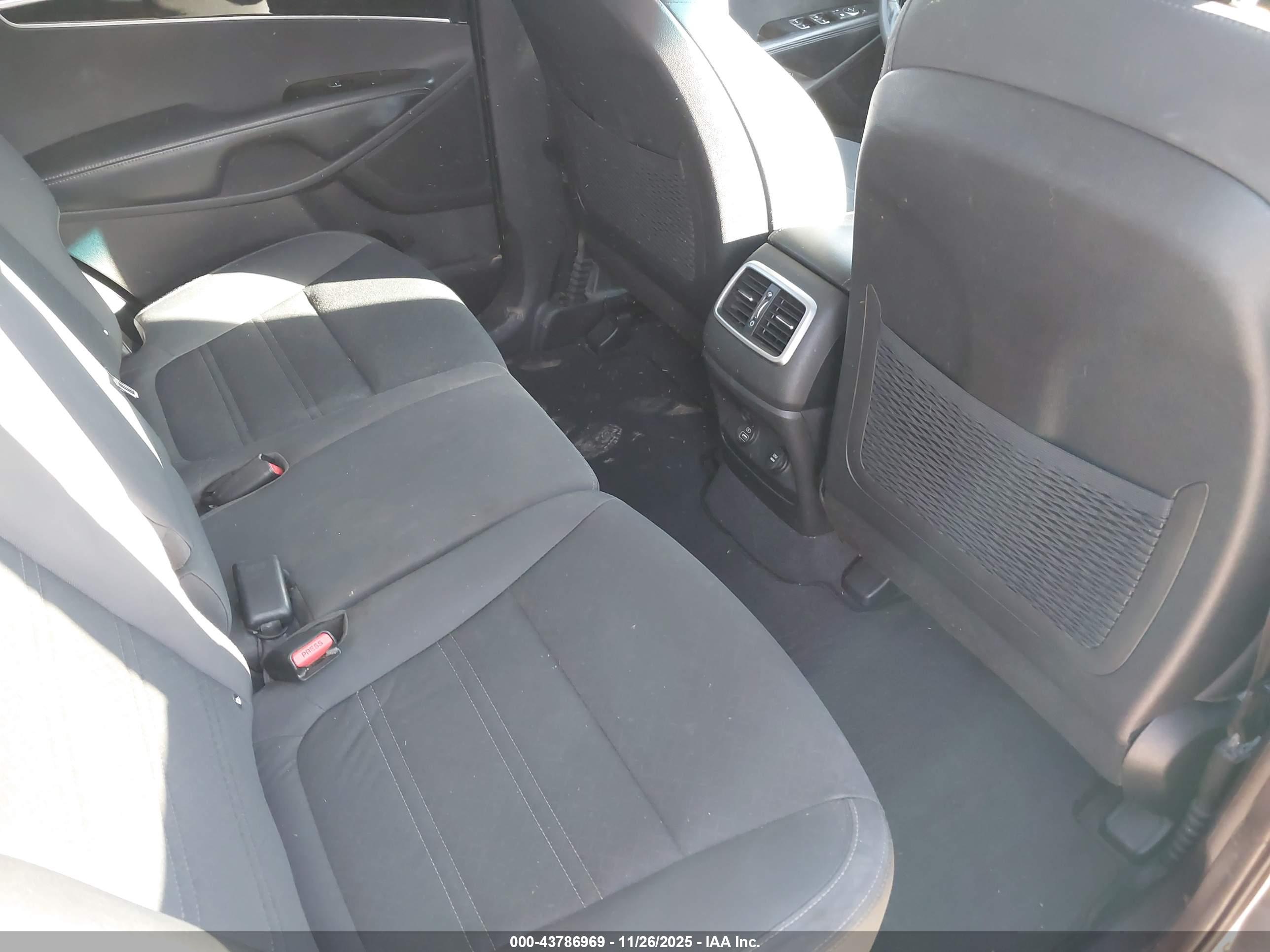 KIA SORENTO image 8