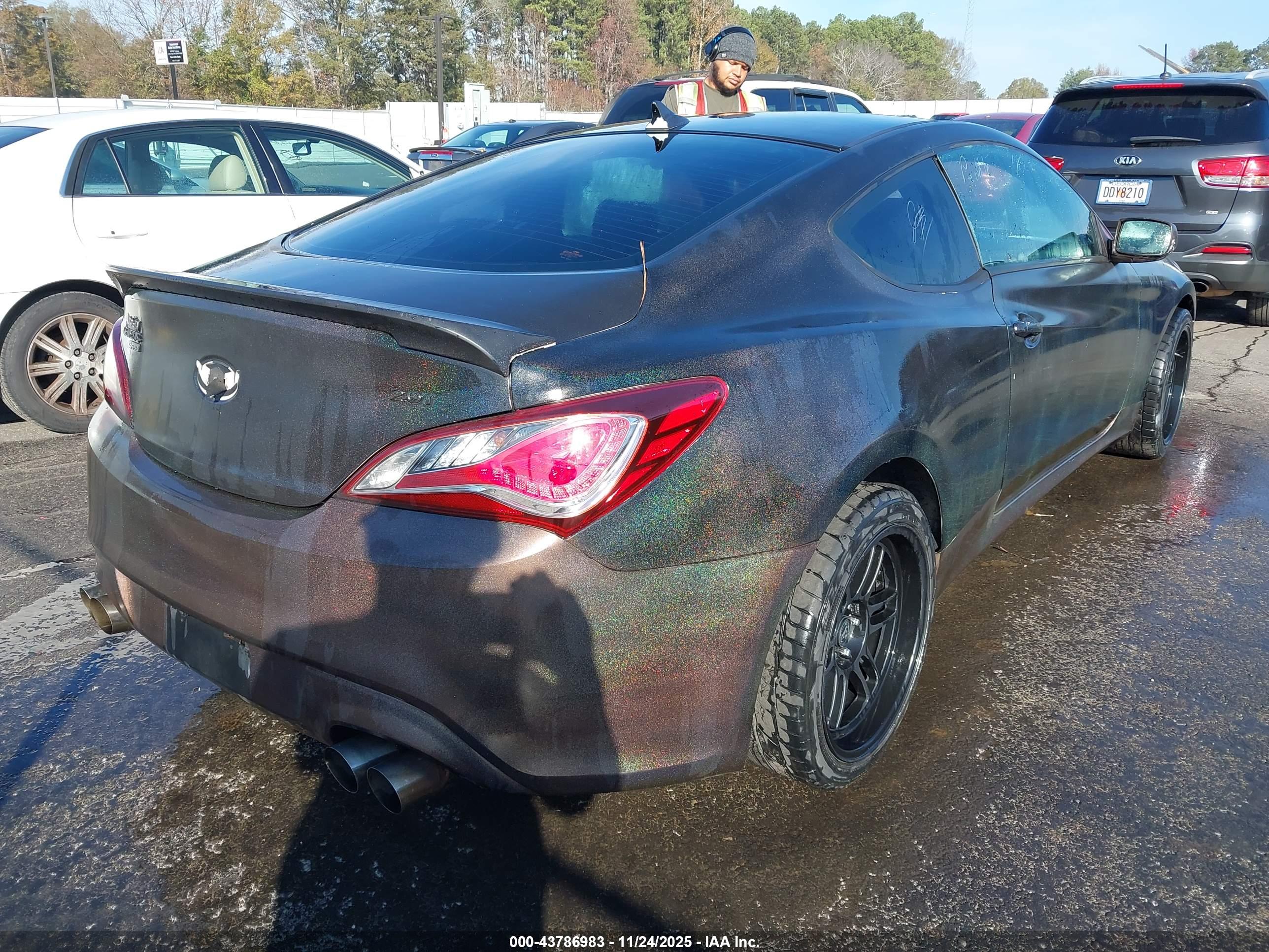 HYUNDAI GENESIS image 4