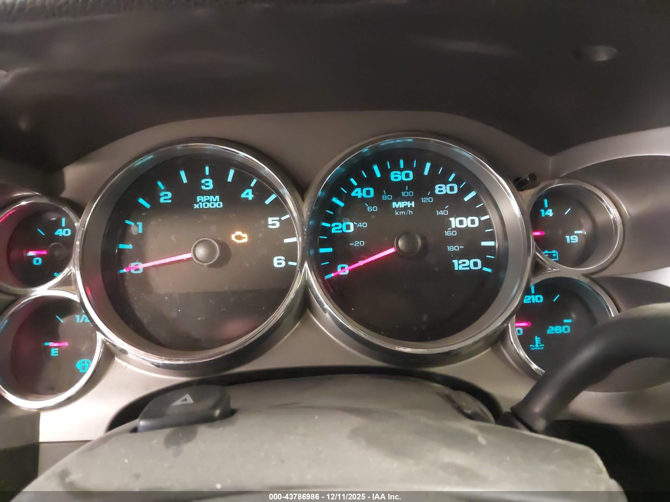 CHEVROLET SILVERADO image 7