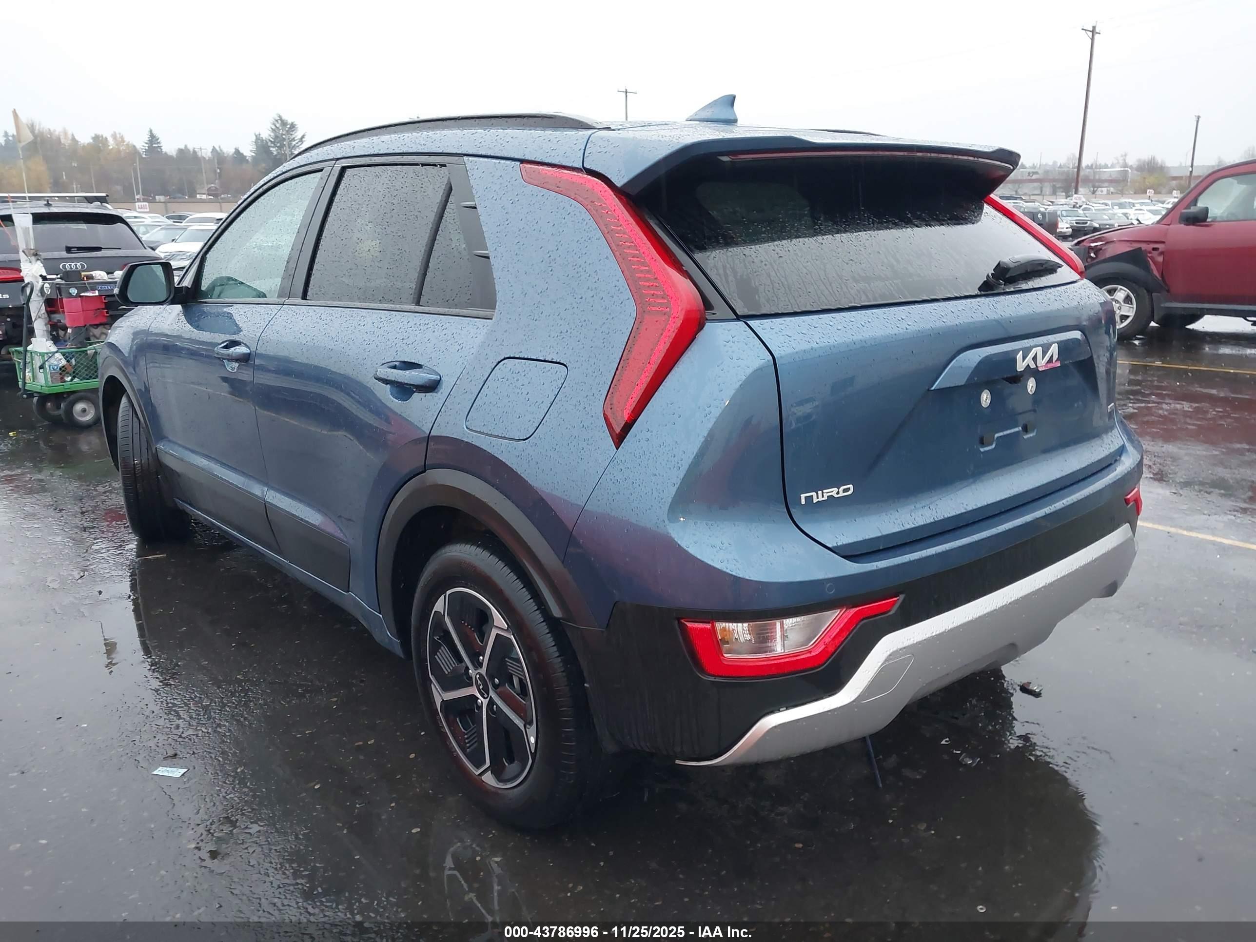 KIA NIRO image 3