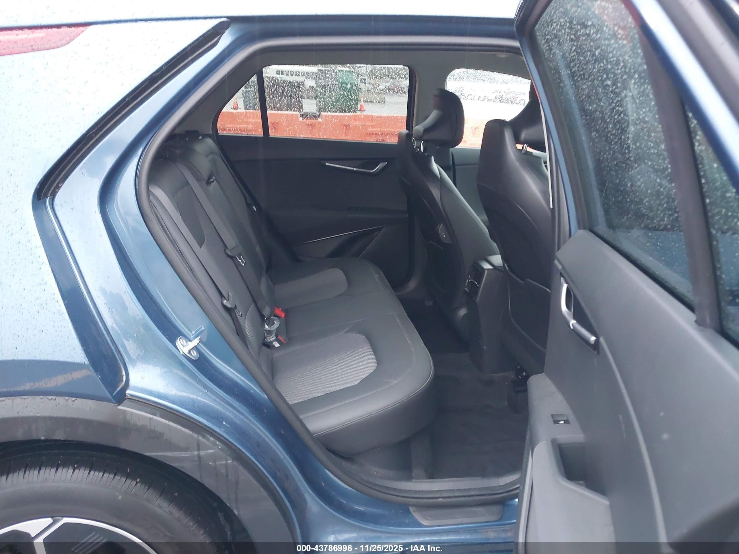 KIA NIRO image 8