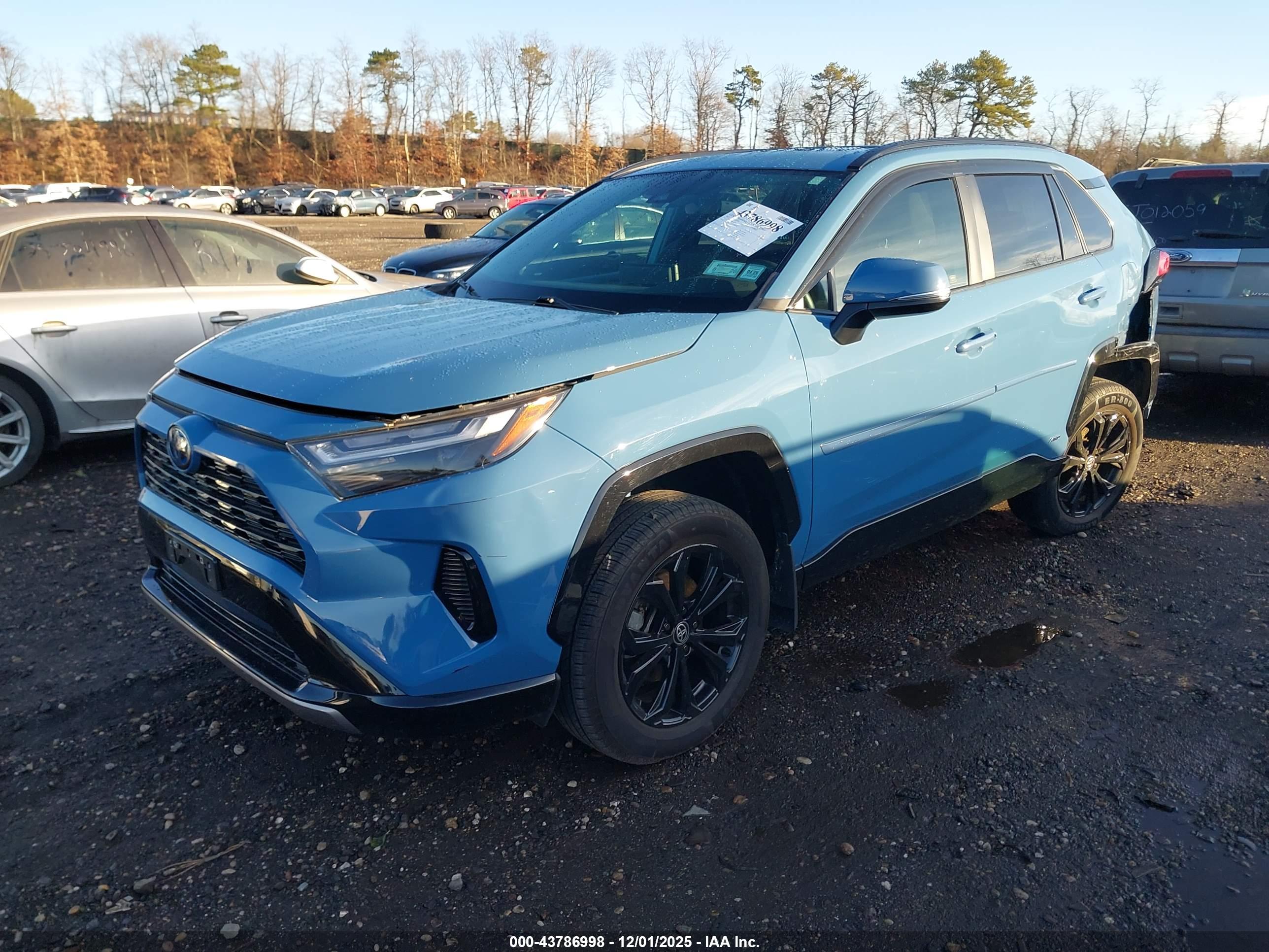 TOYOTA RAV4 image 2