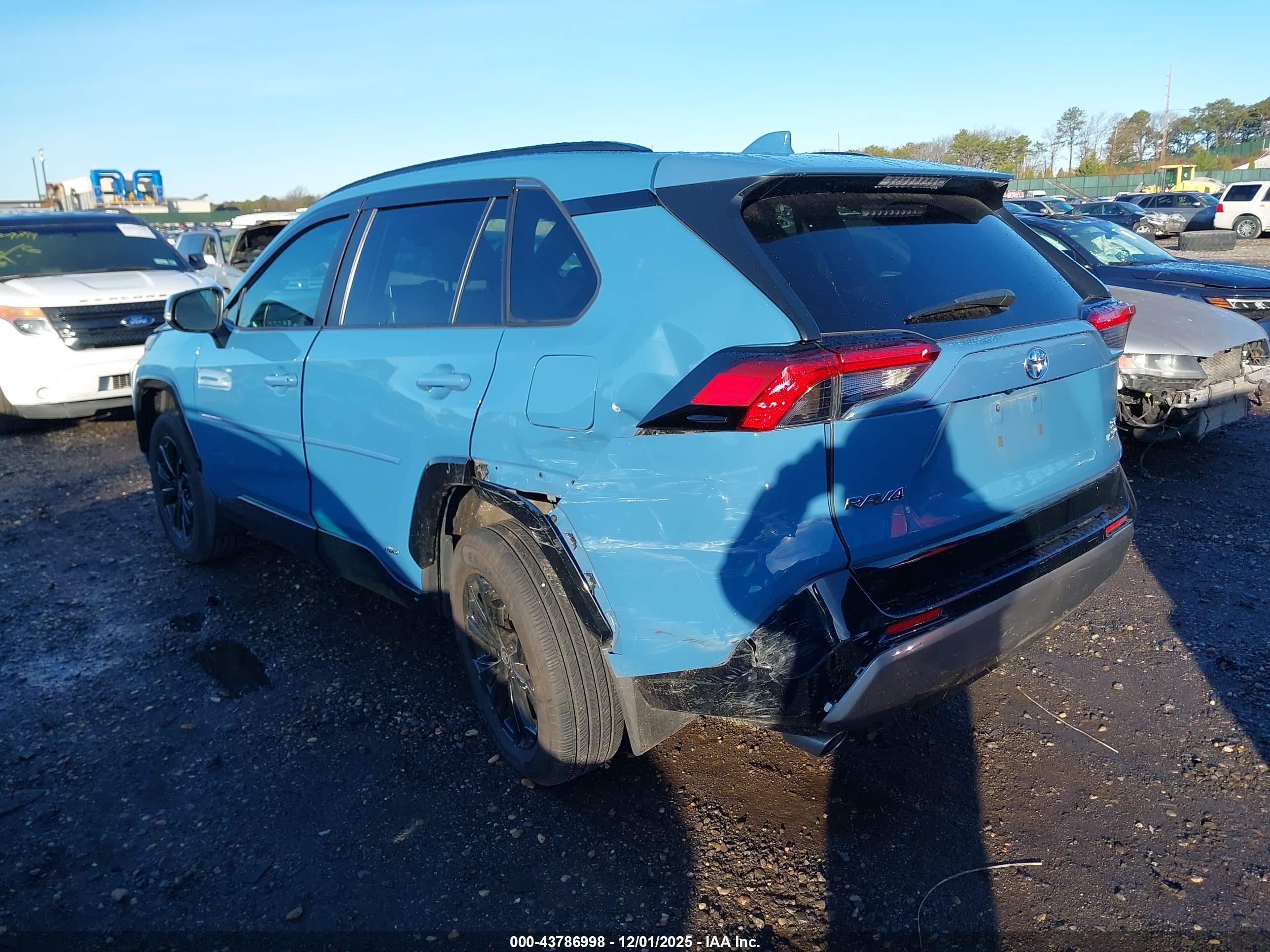 TOYOTA RAV4 image 3