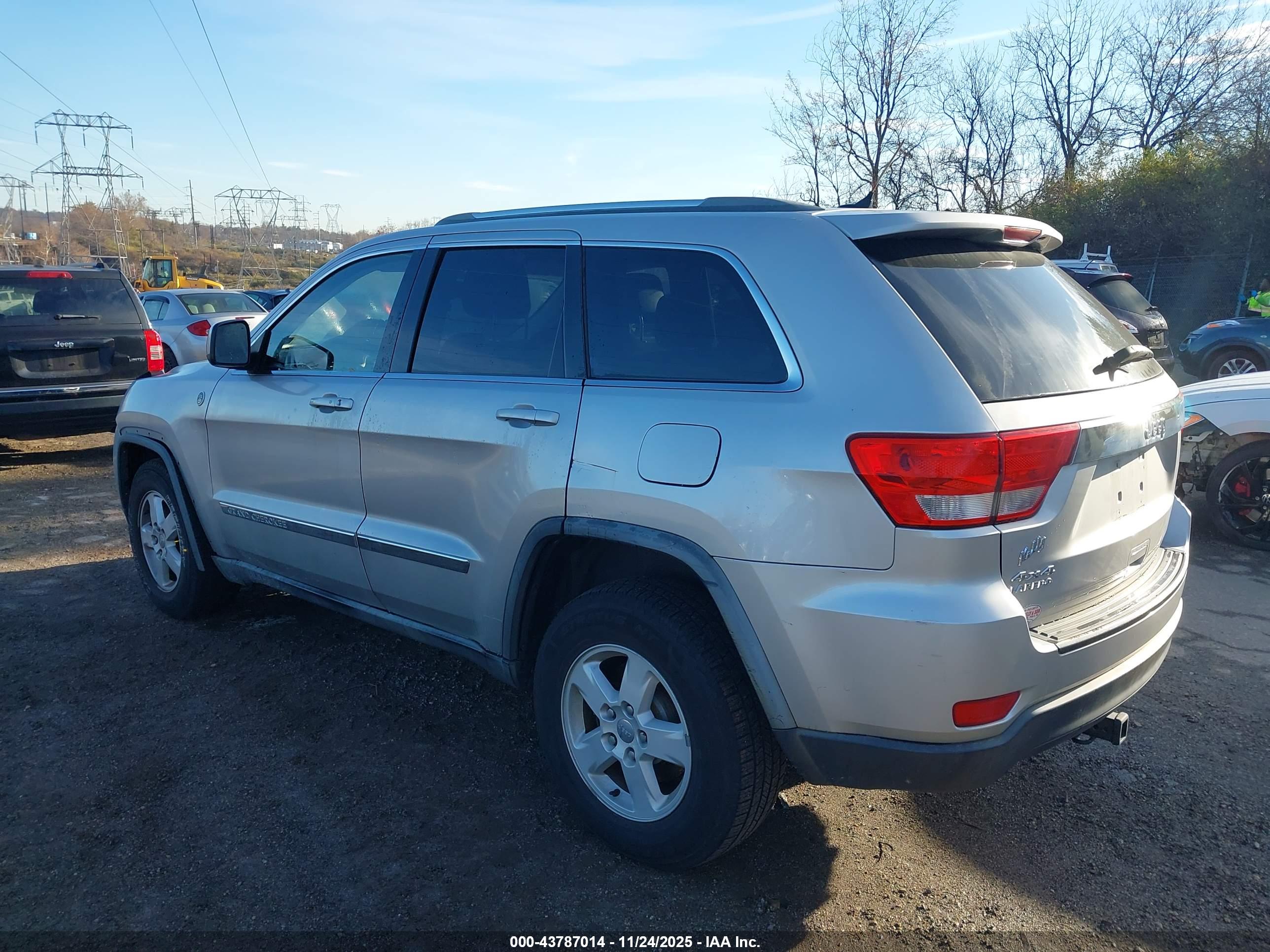 JEEP GRAND image 3