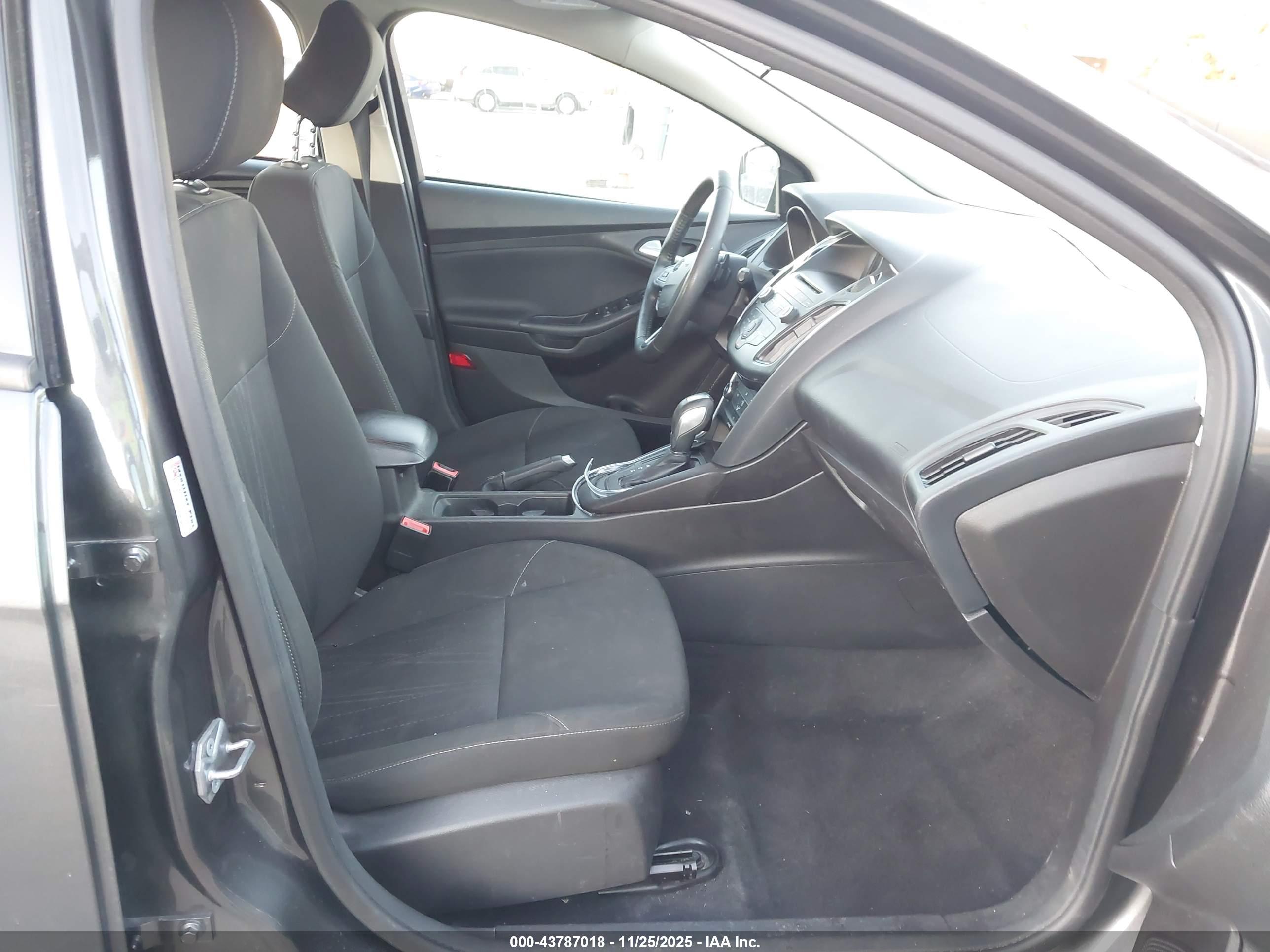 FORD FOCUS image 5