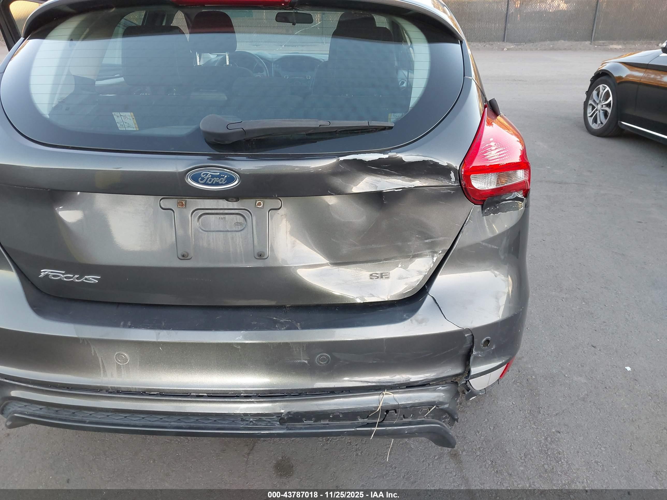 FORD FOCUS image 6