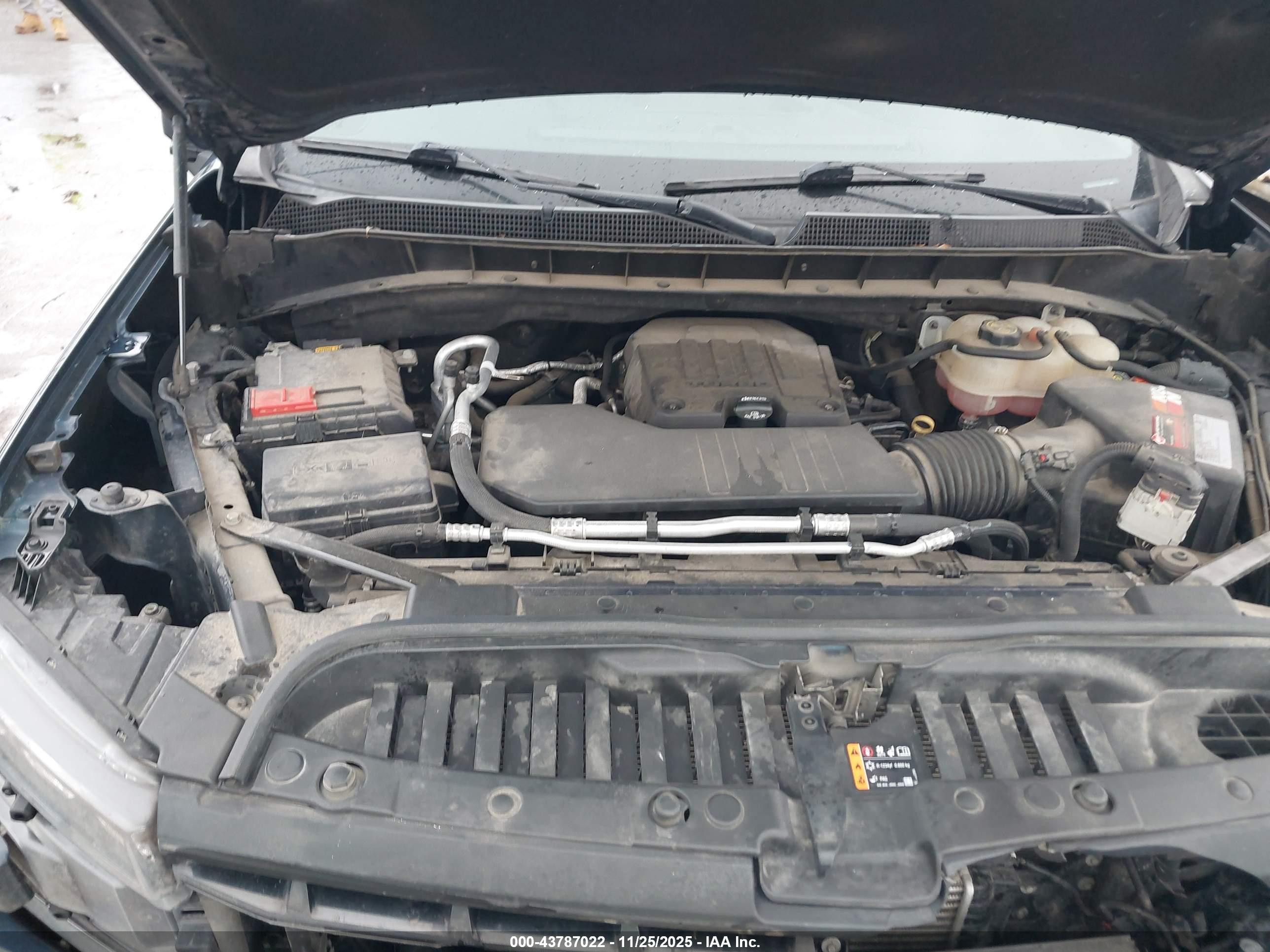 CHEVROLET SILVERADO image 10