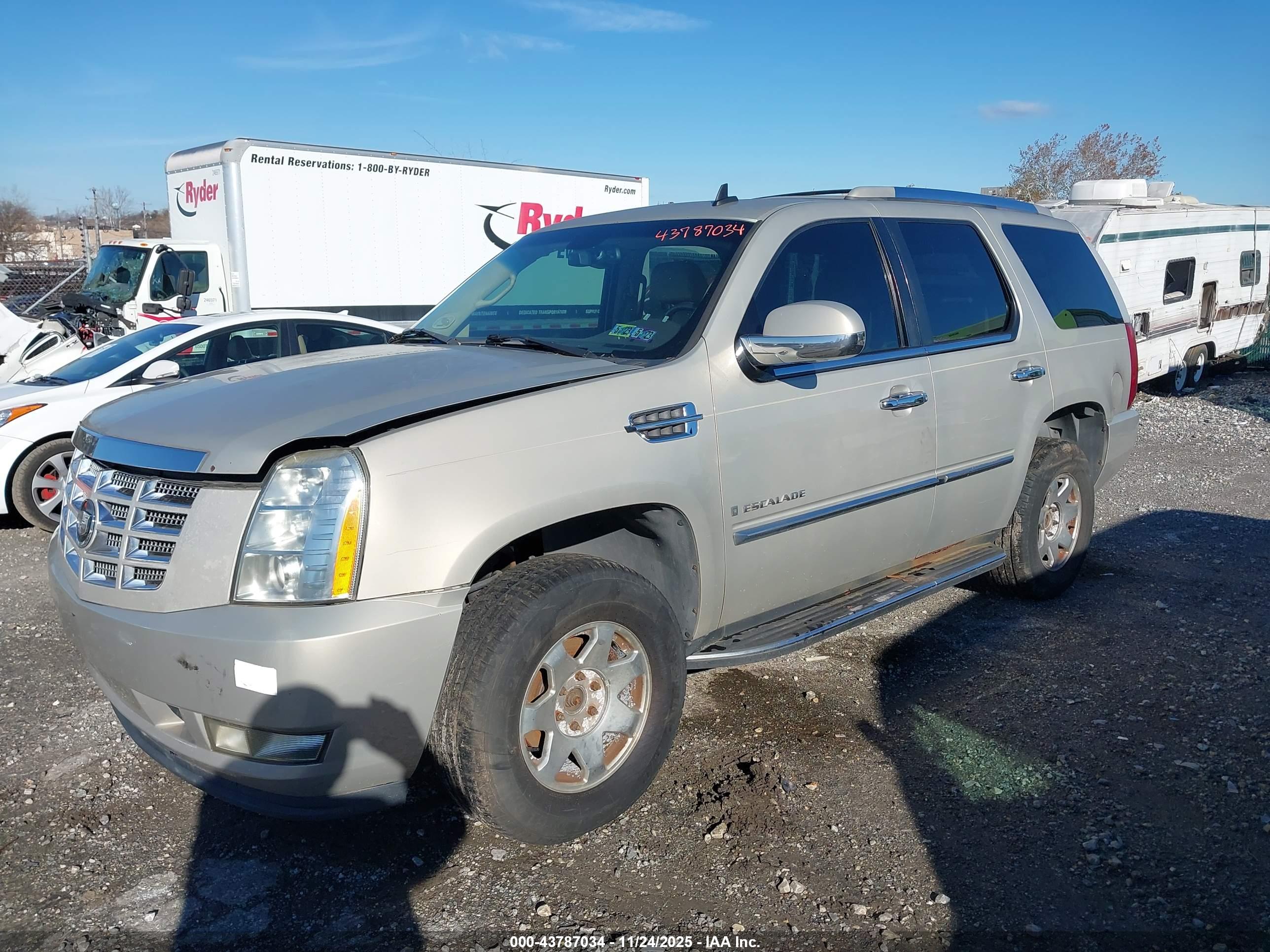 CADILLAC ESCALADE image 2