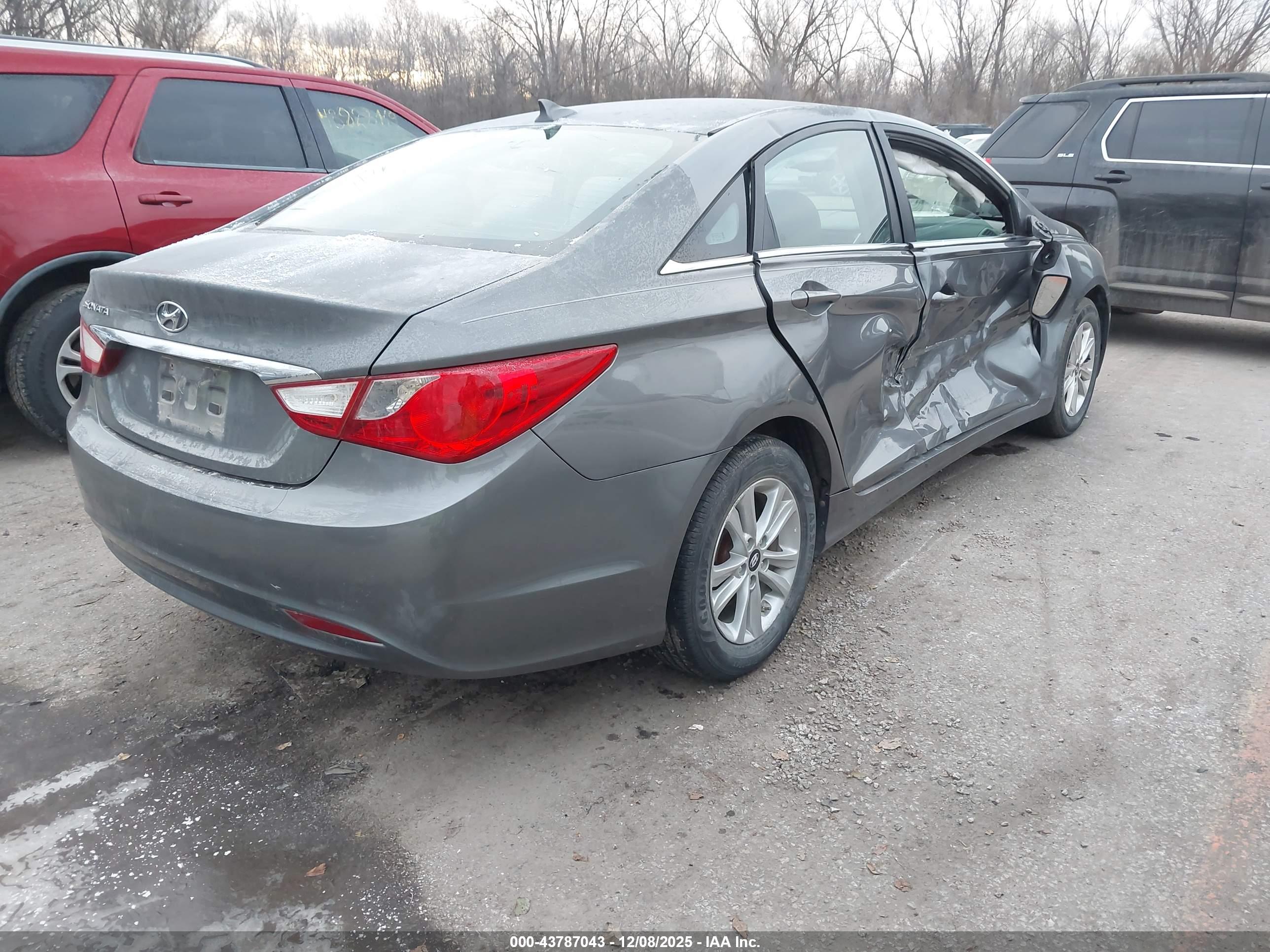 HYUNDAI SONATA image 4