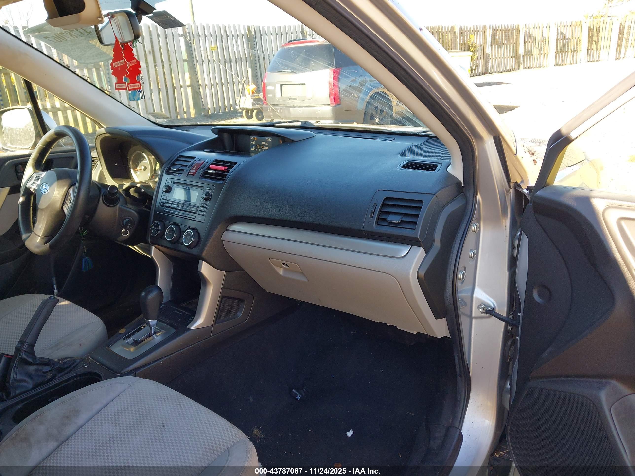 SUBARU FORESTER image 5
