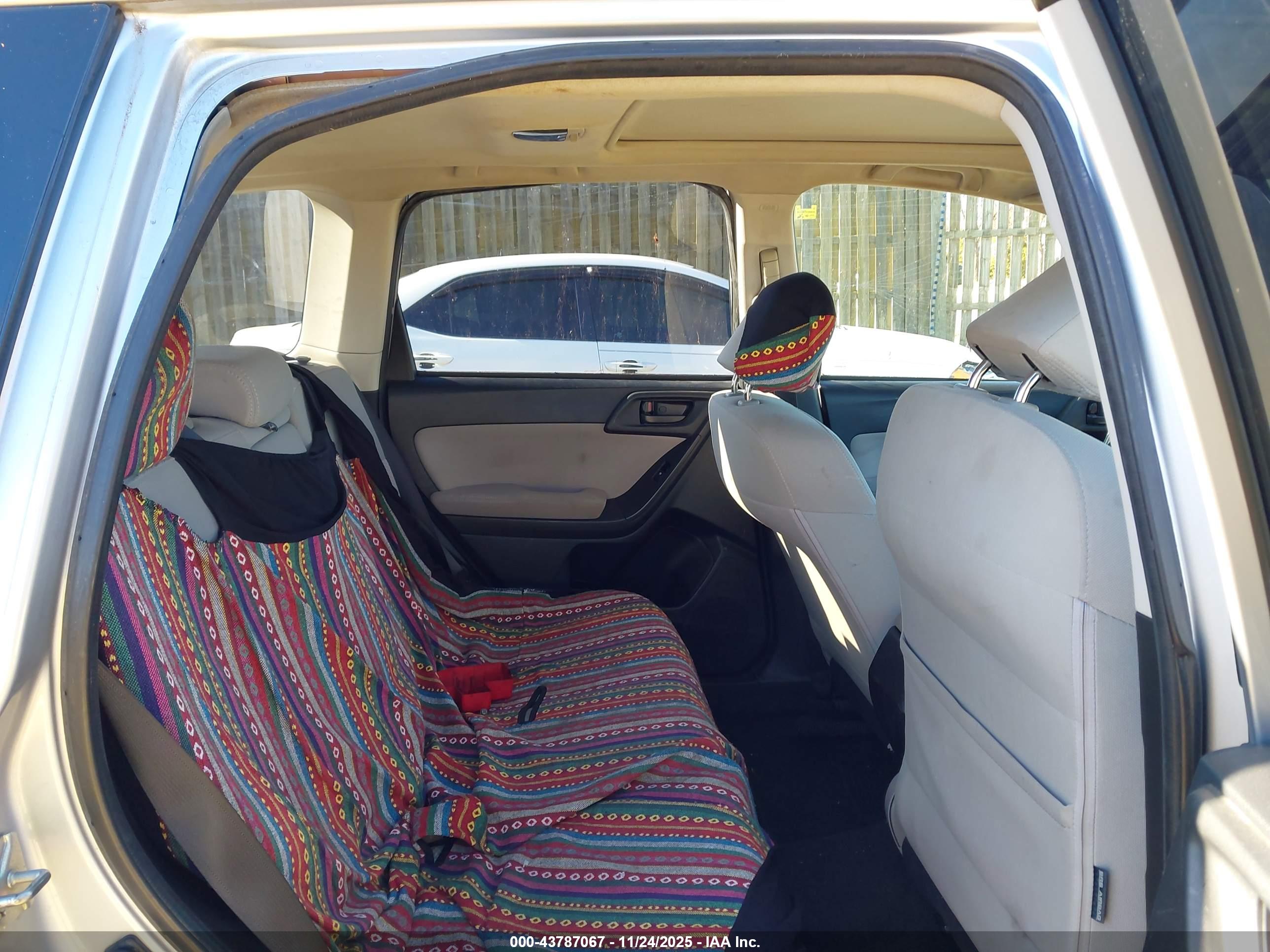 SUBARU FORESTER image 8
