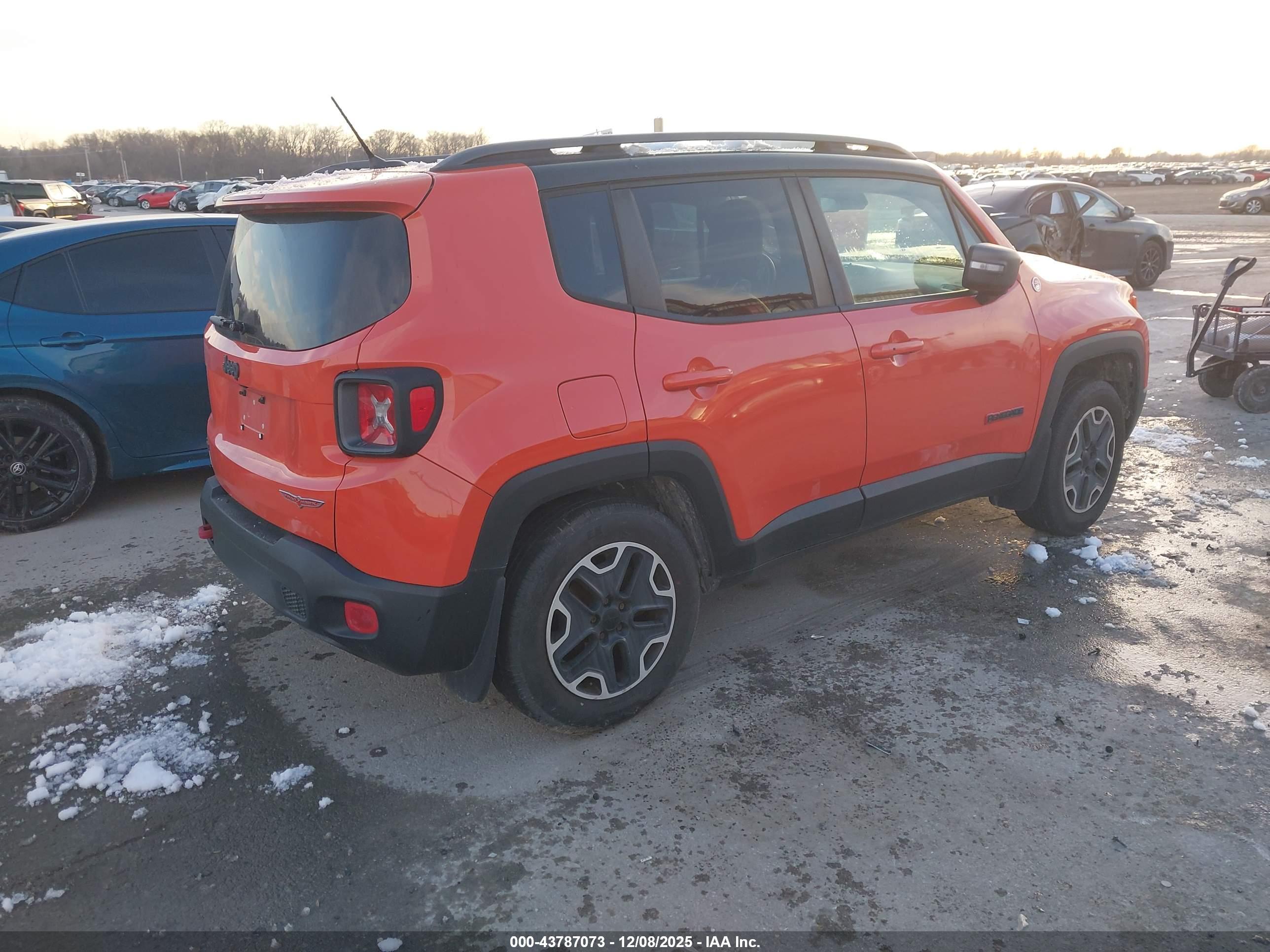 JEEP RENEGADE image 4