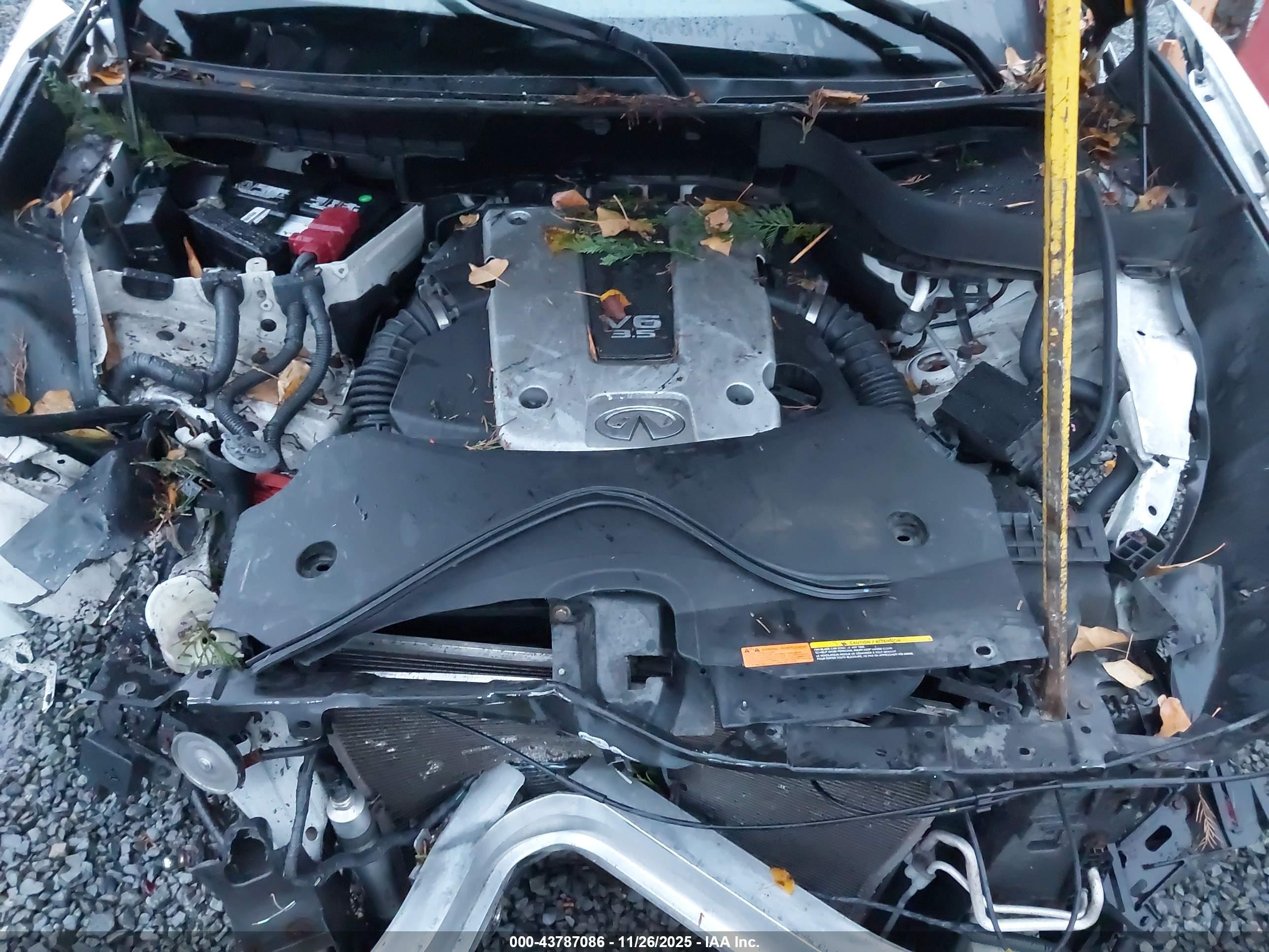 INFINITI FX35 image 10