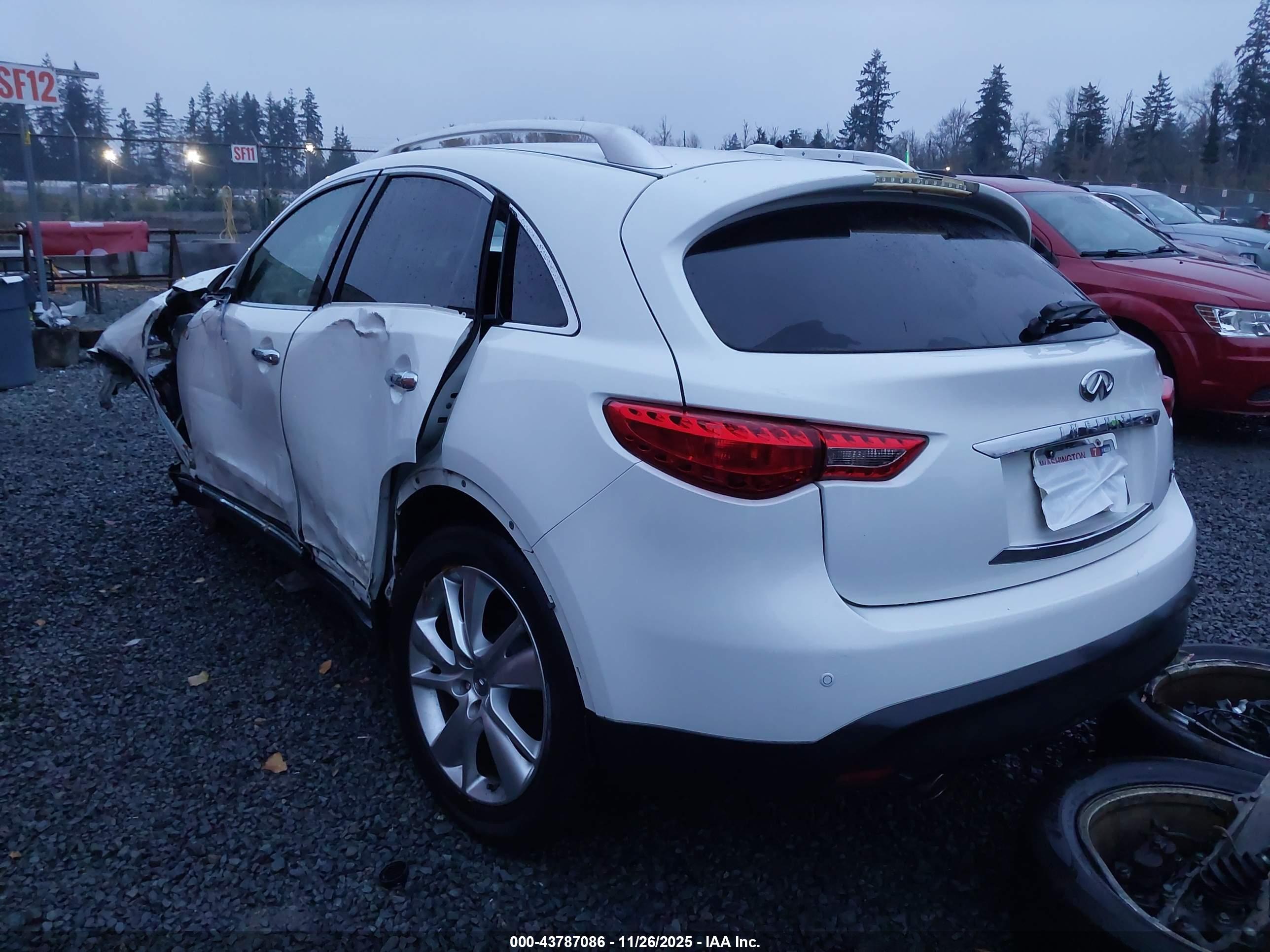 INFINITI FX35 image 3