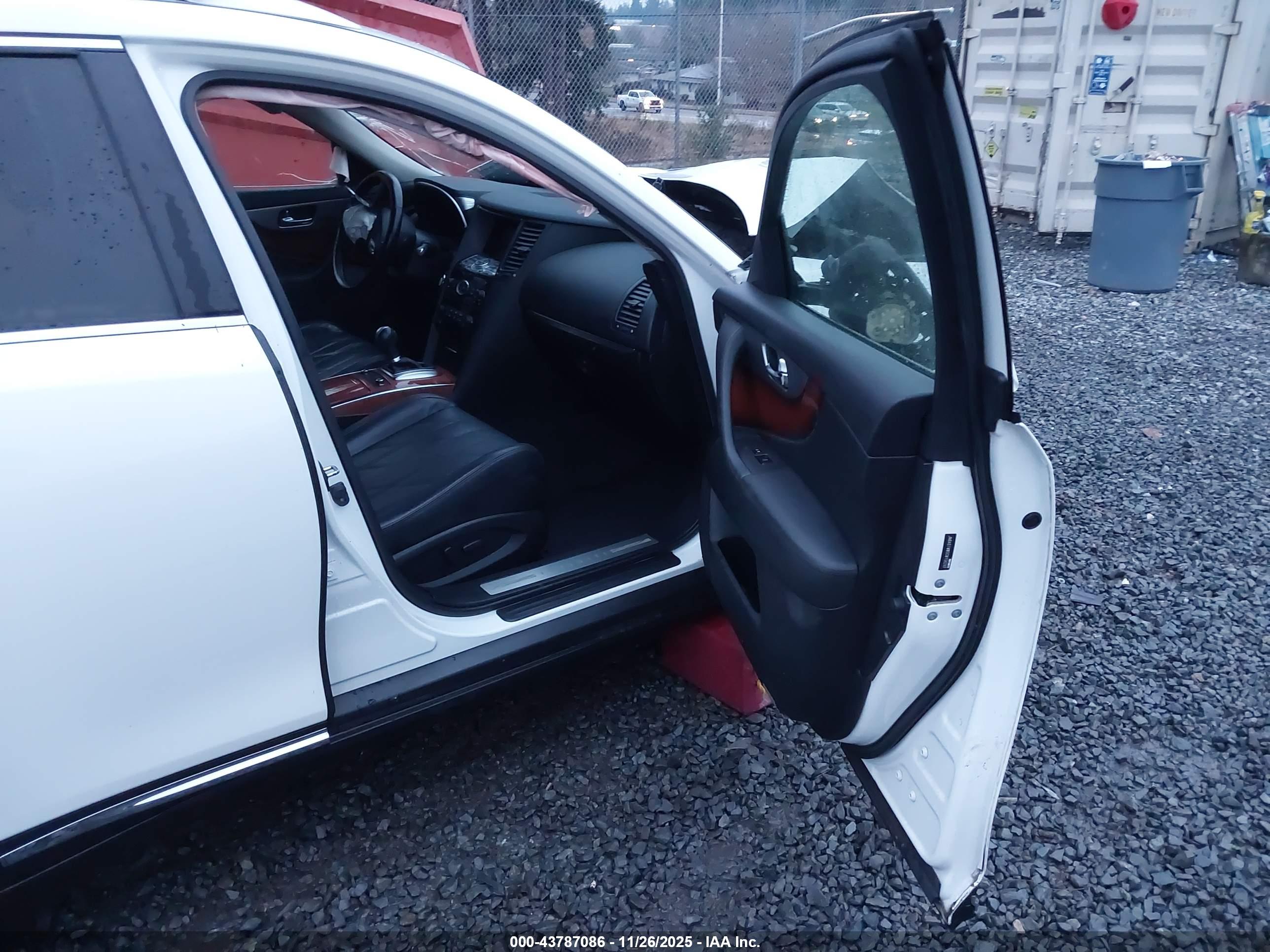 INFINITI FX35 image 5