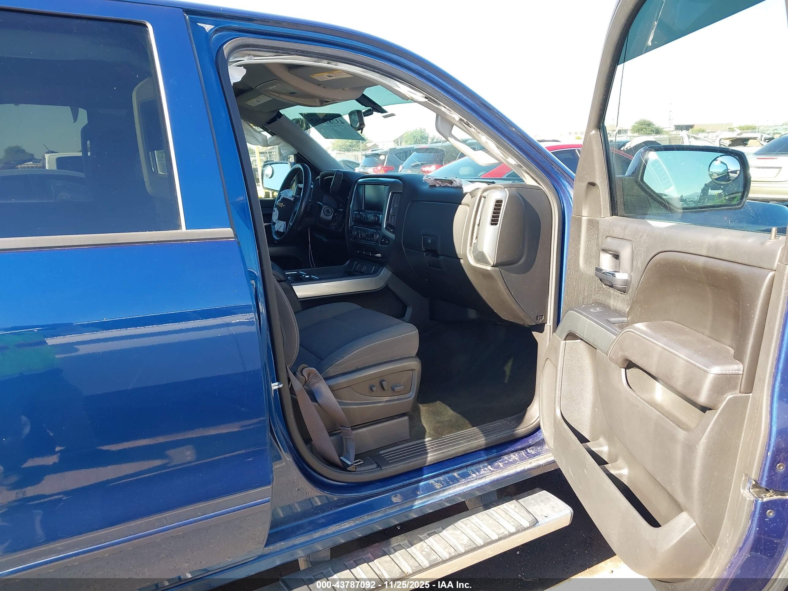 CHEVROLET SILVERADO image 5
