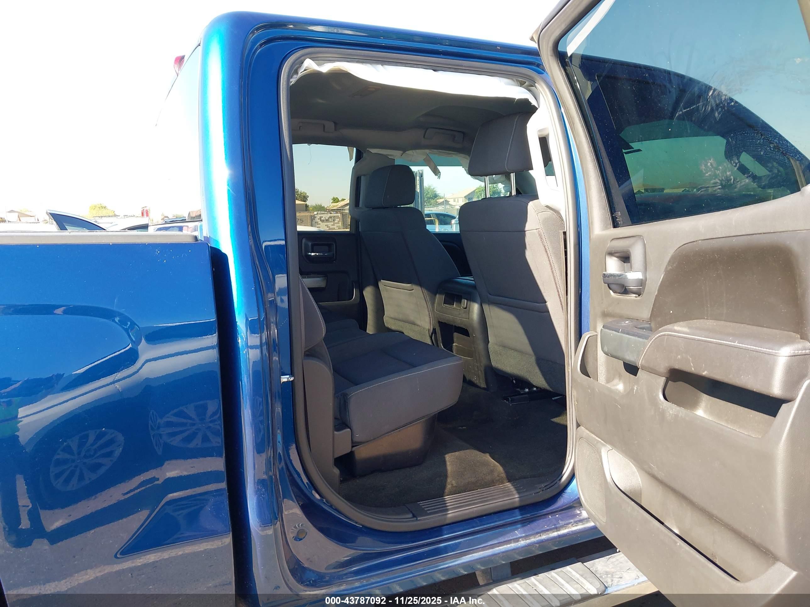 CHEVROLET SILVERADO image 8