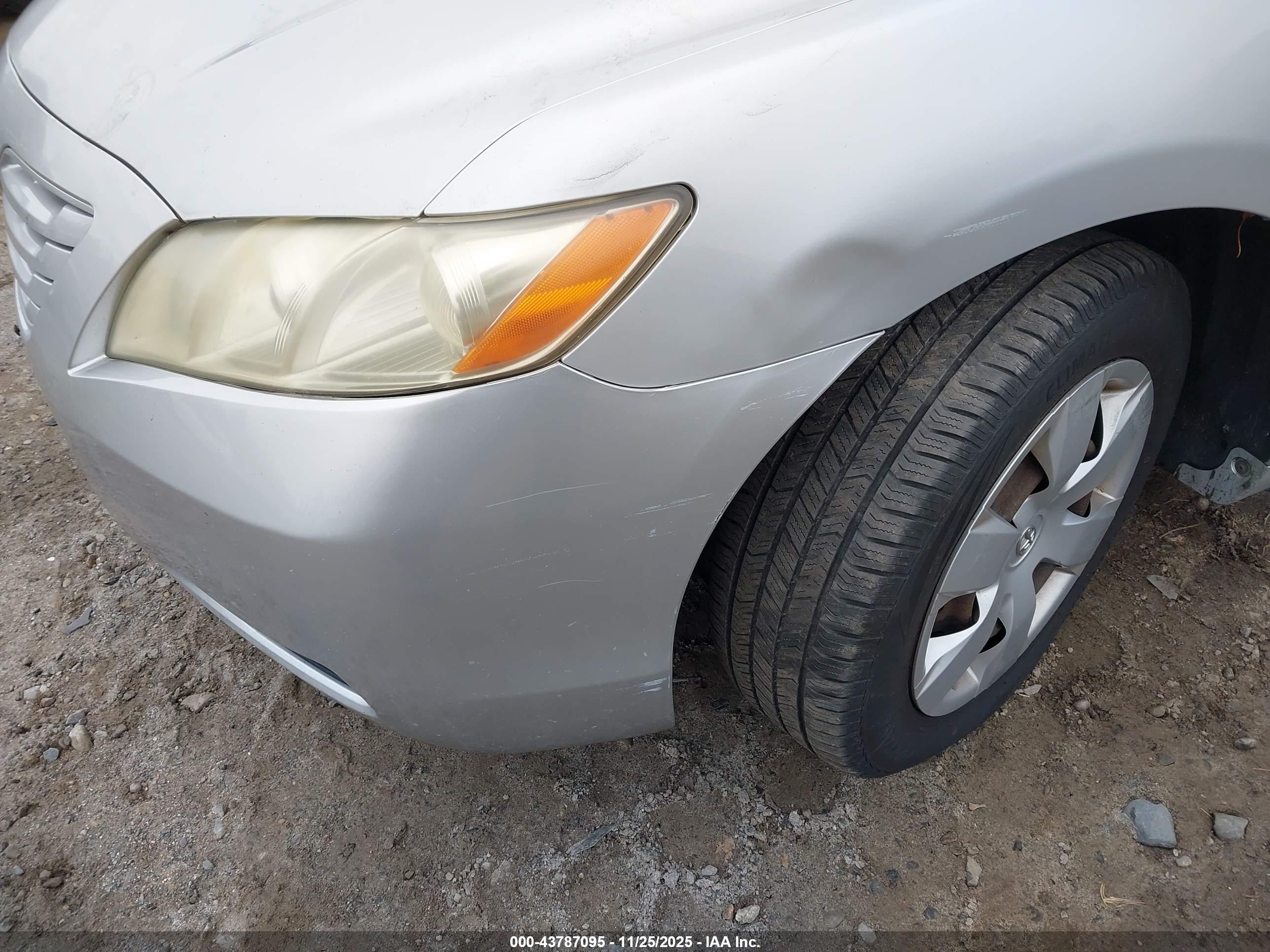 TOYOTA CAMRY image 6
