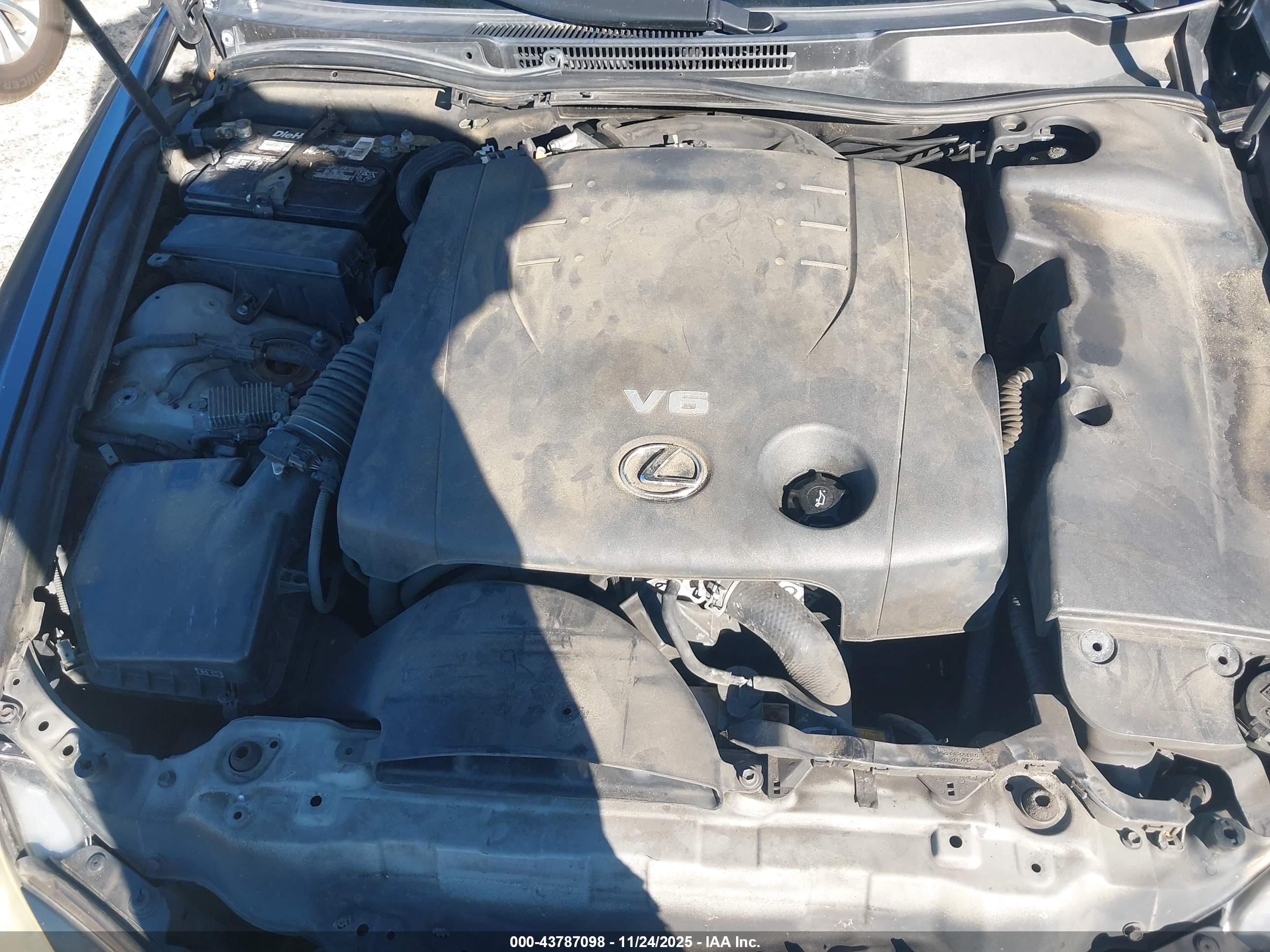 LEXUS IS image 10