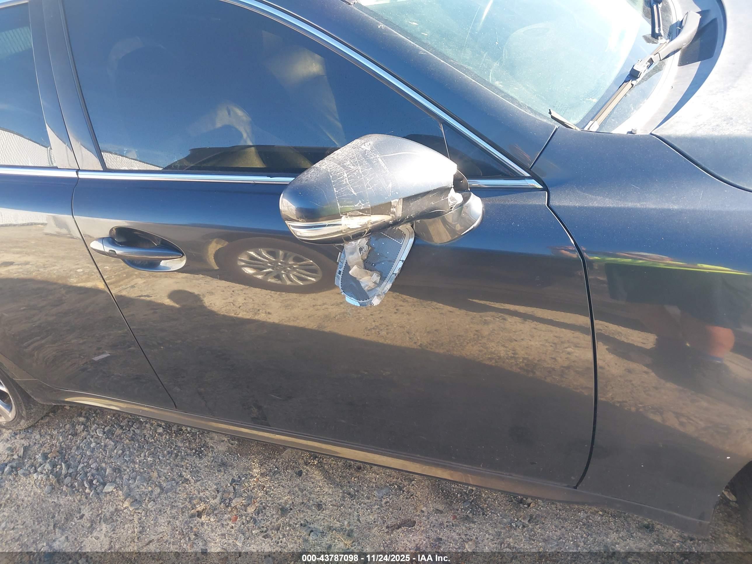 LEXUS IS image 6