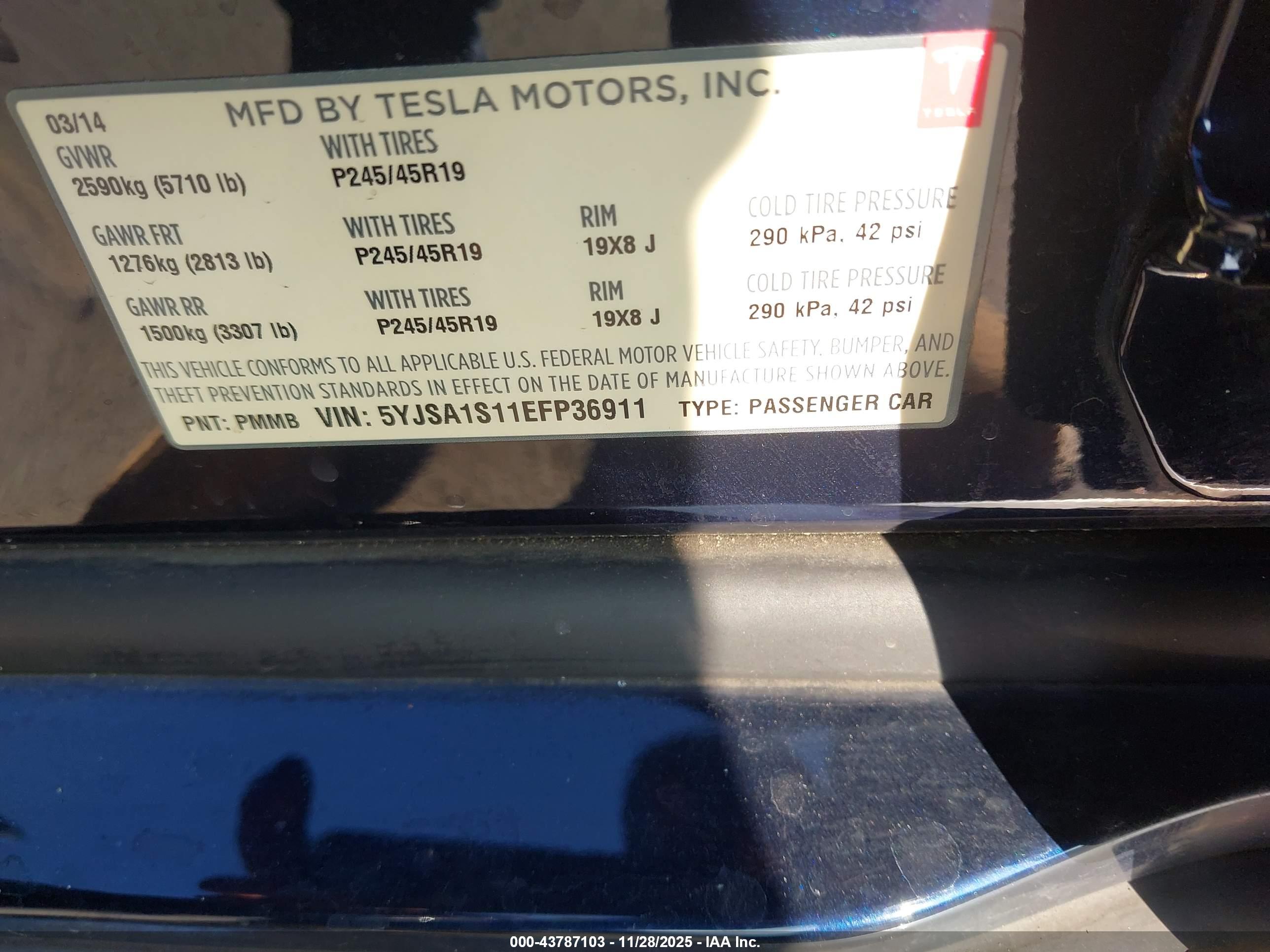 TESLA MODEL image 9