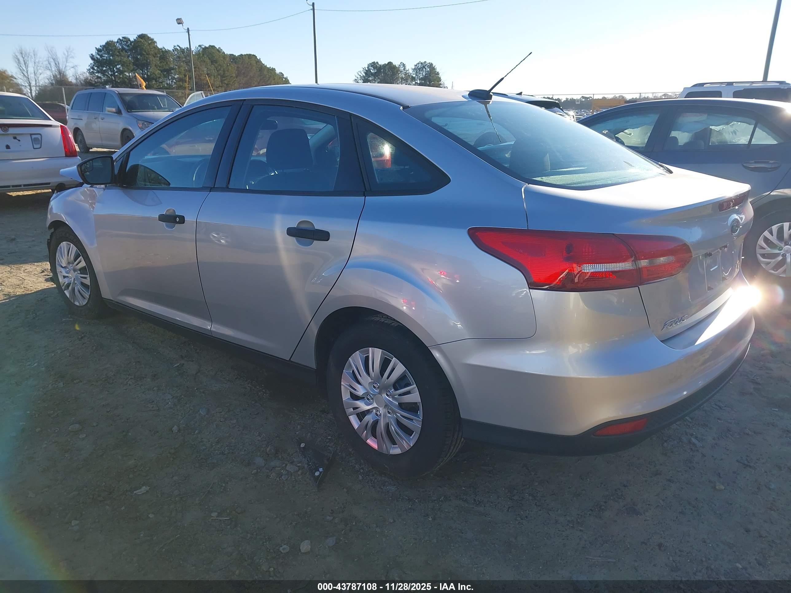 FORD FOCUS image 3