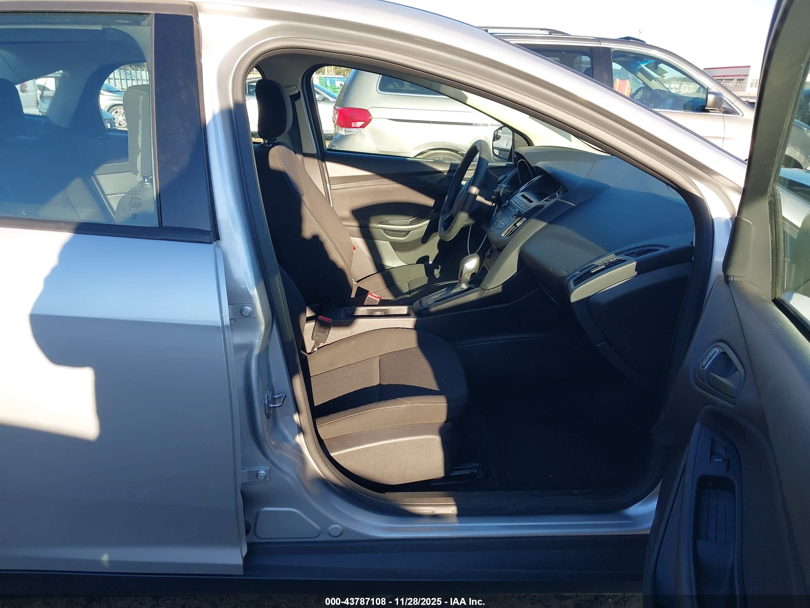 FORD FOCUS image 5